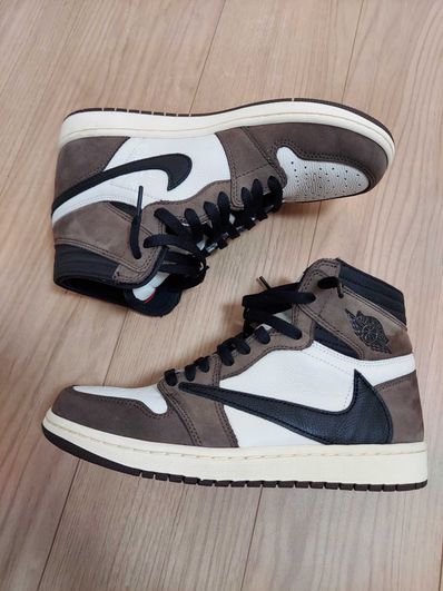 Travis Scott × Nike Air Jordan 1 Retro High OG TS SP "Sail/Dark Mocha"