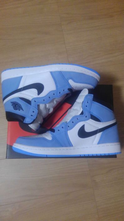 Nike Air Jordan 1 High OG "University Blue"