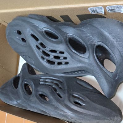 adidas YEEZY Foam Runner "Onyx"