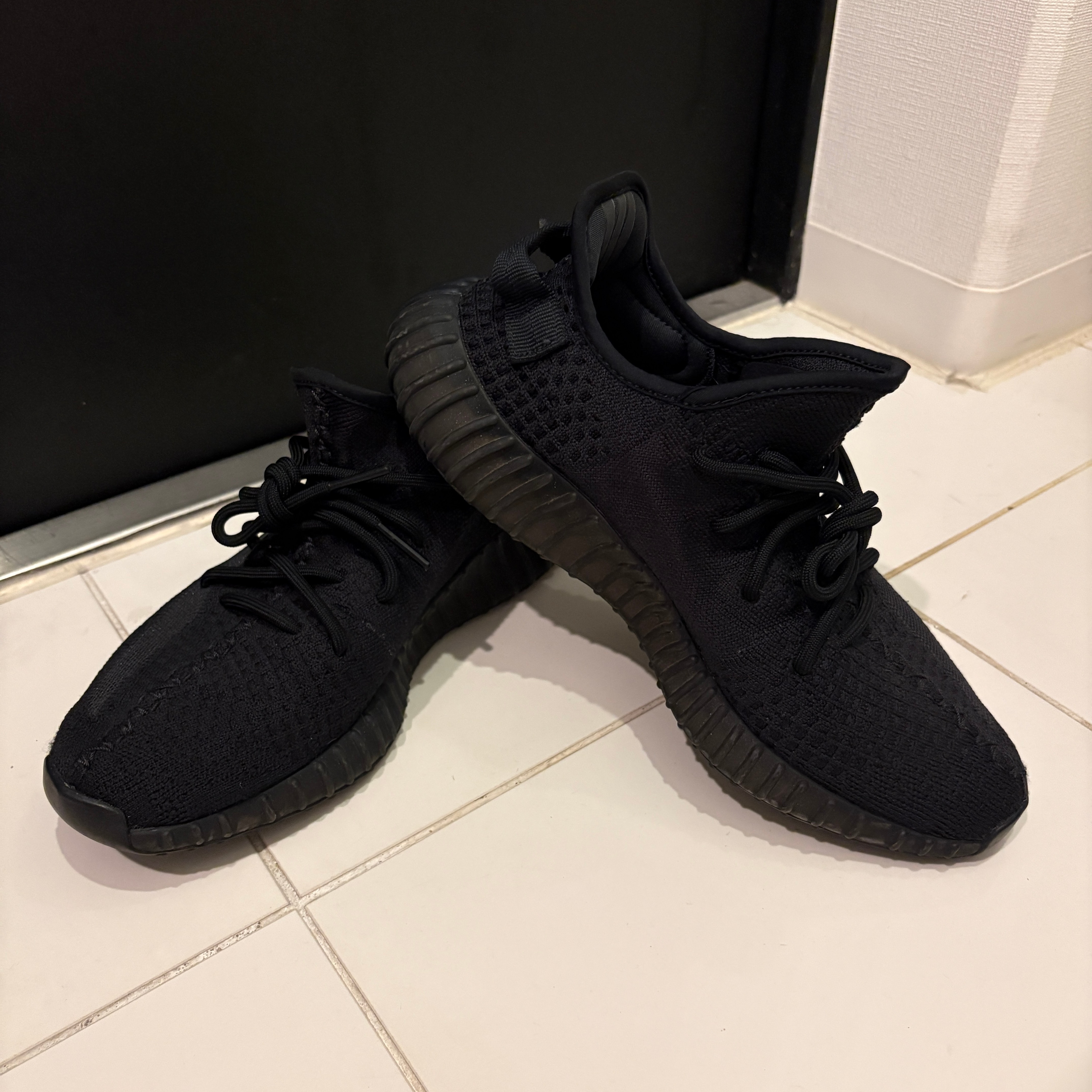 adidas YEEZY Boost 350V2 "Onyx"