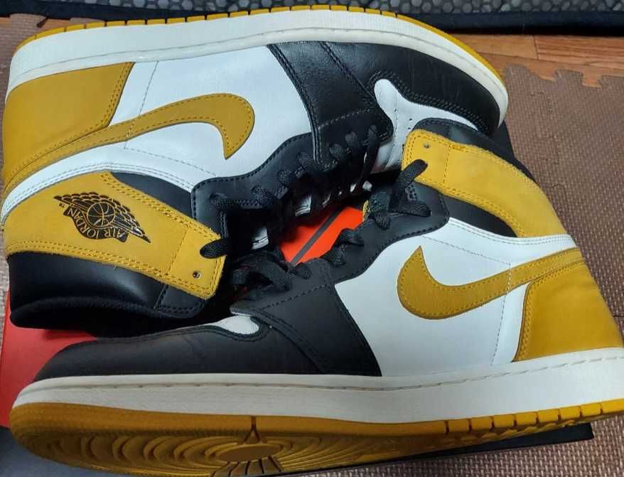 Nike Air Jordan 1 Retro High OG "Black Toe/Yellow Ochre"