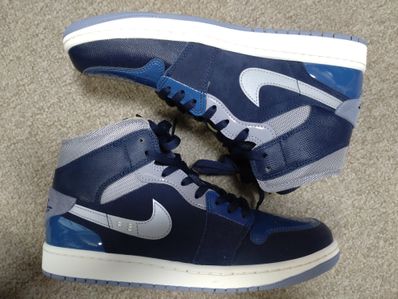 Nike Air Jordan 1 Mid Craft "Obsidian"