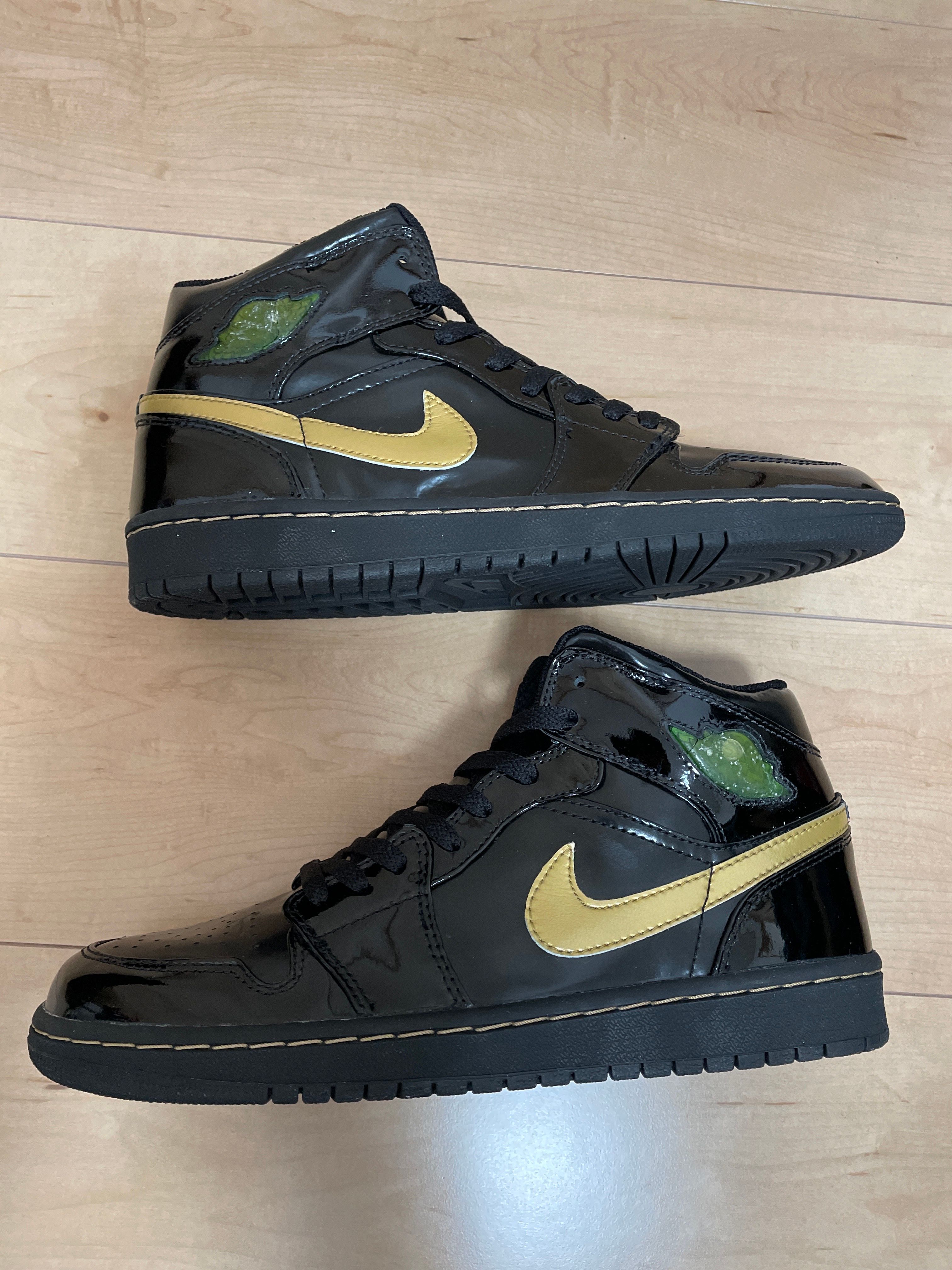 Nike Air Jordan 1 Retro Mid "Black Metalic Gold"