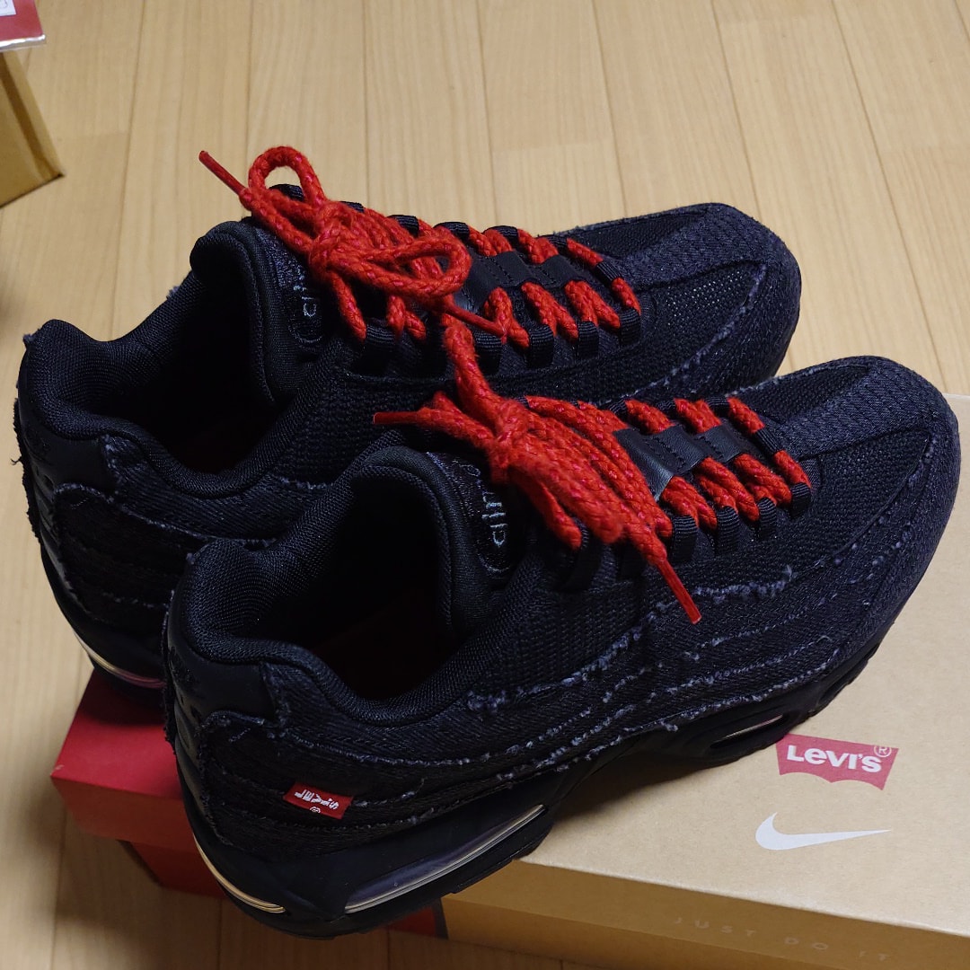 Levi's × Nike Air Max 95 OG "Denim Black"