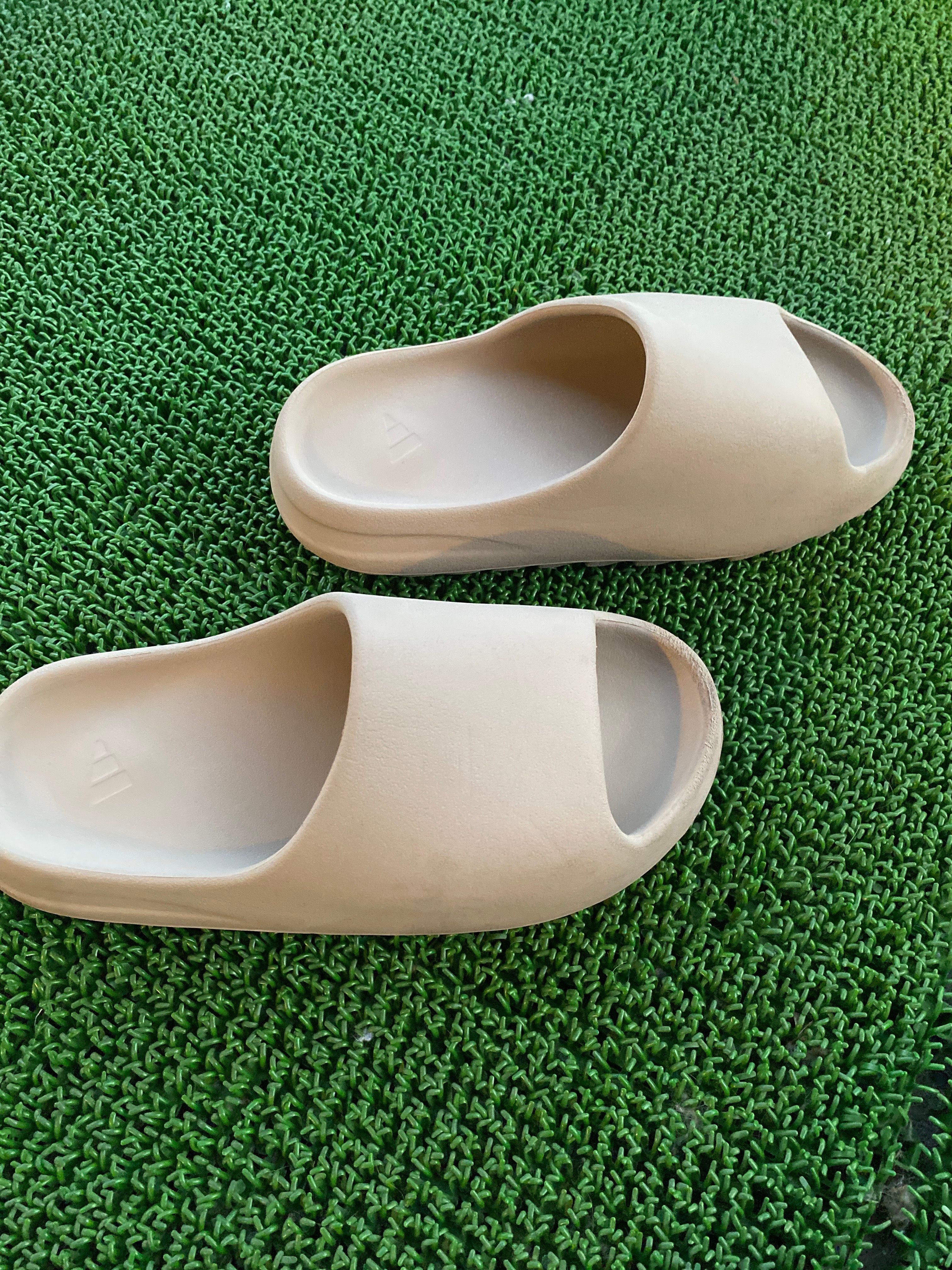 adidas YEEZY Slide "Pure" (GW1934)