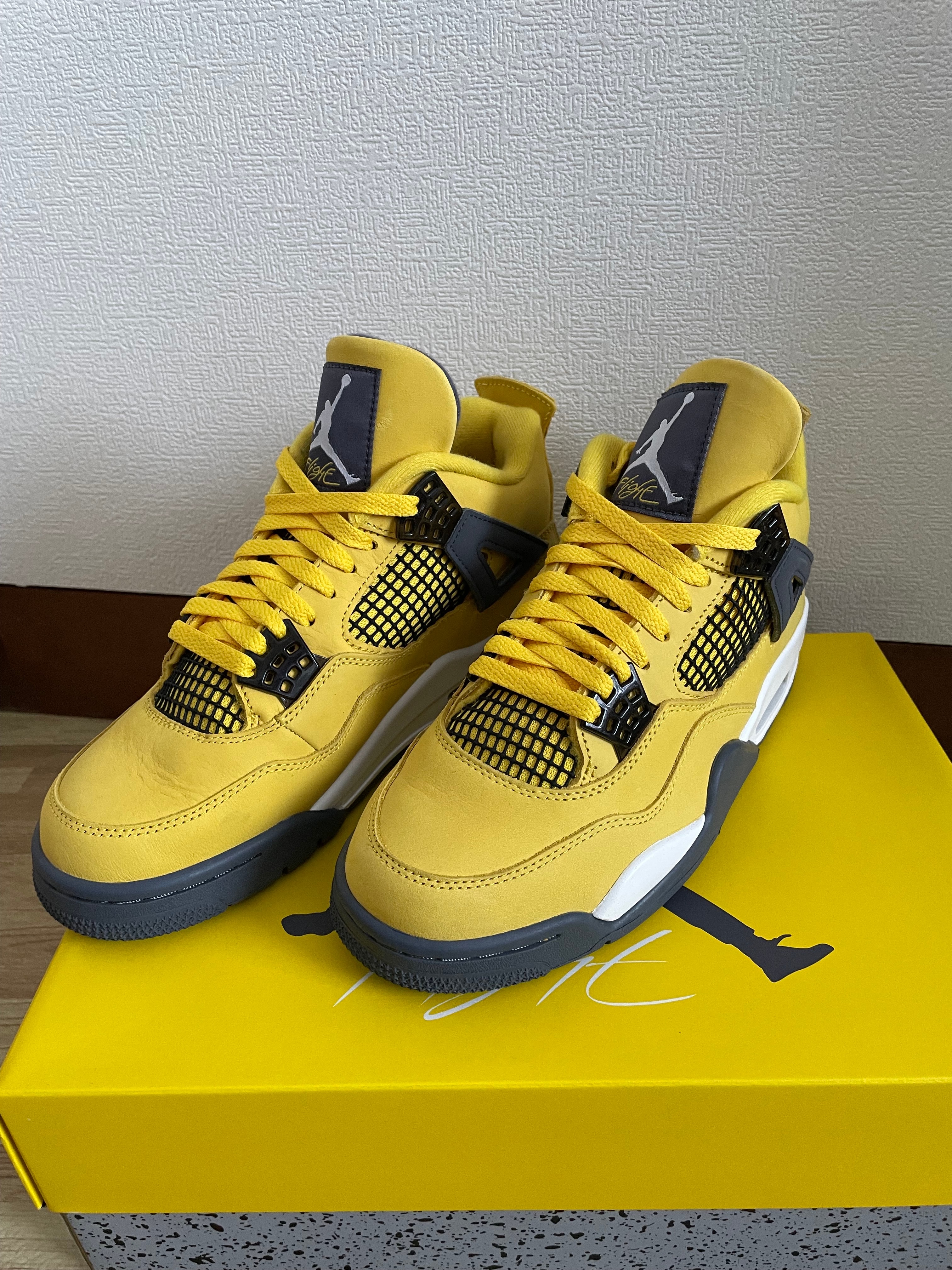 Nike Air Jordan 4 "Tour Yellow"