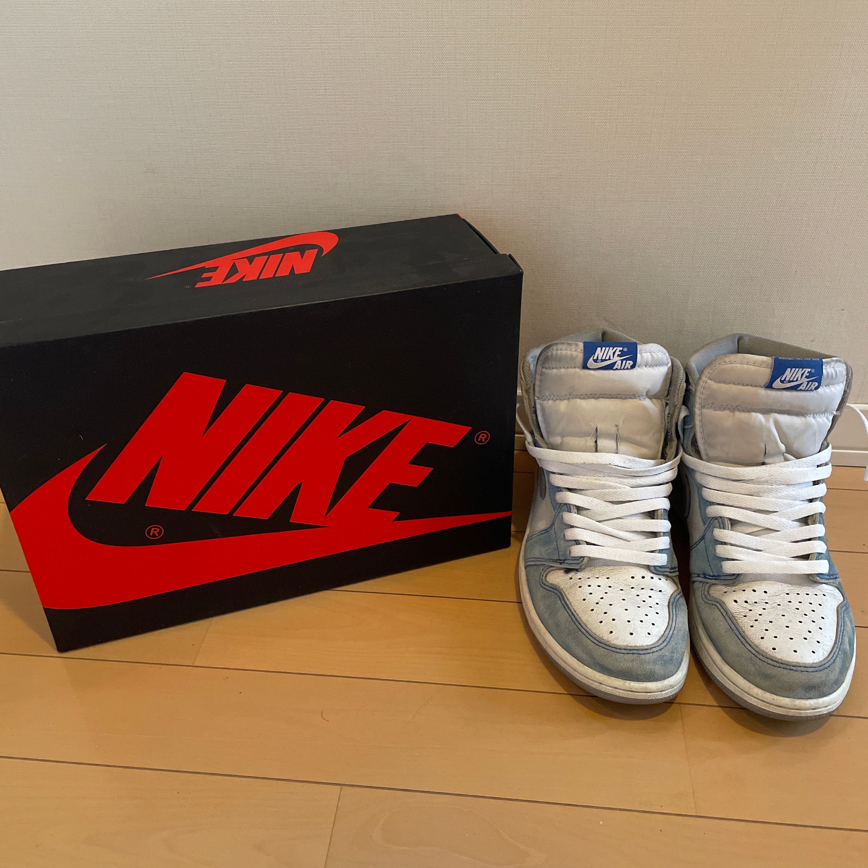 Nike Air Jordan 1 High OG "Hyper Royal"