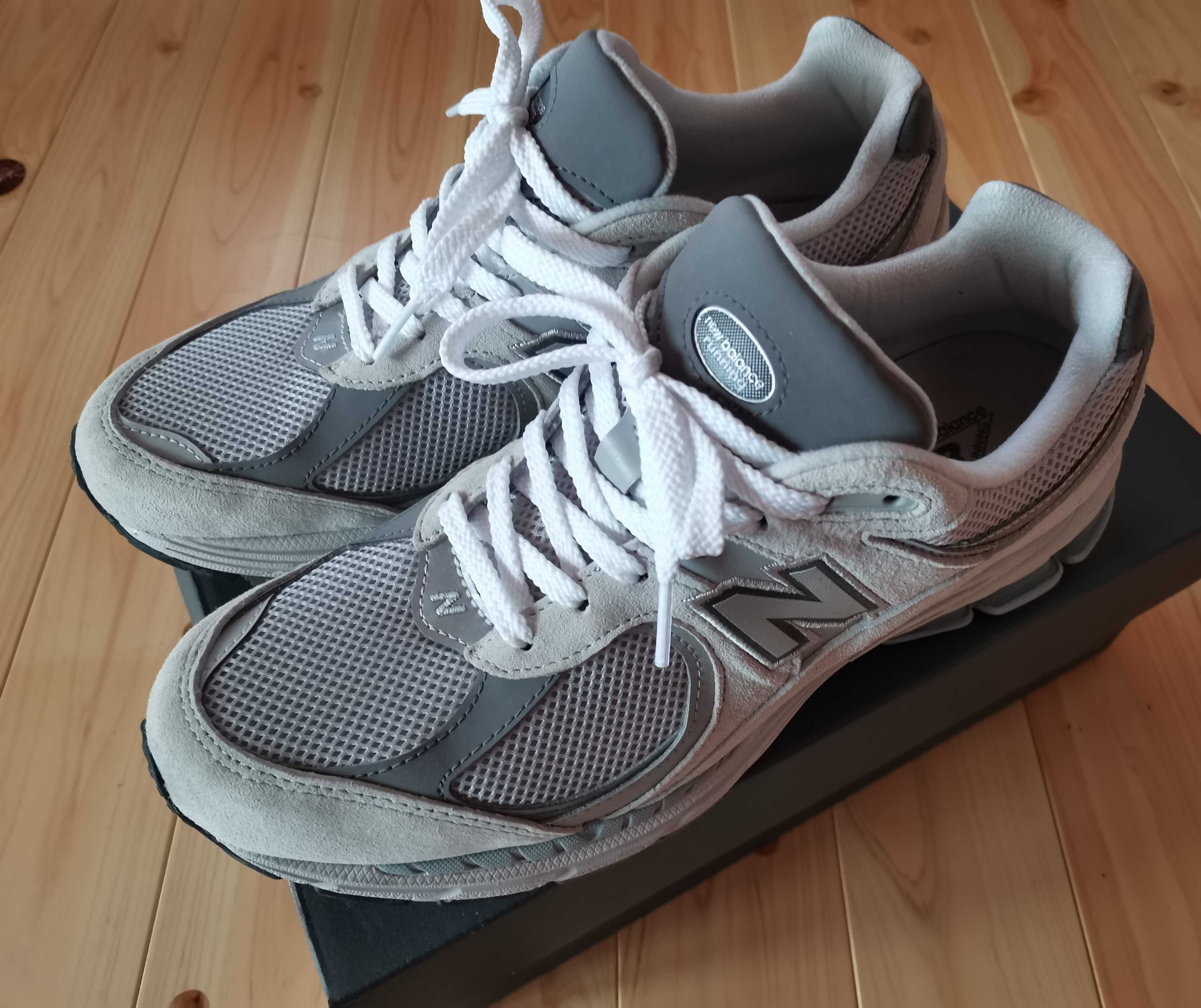 New Balance 2002R "Gray"