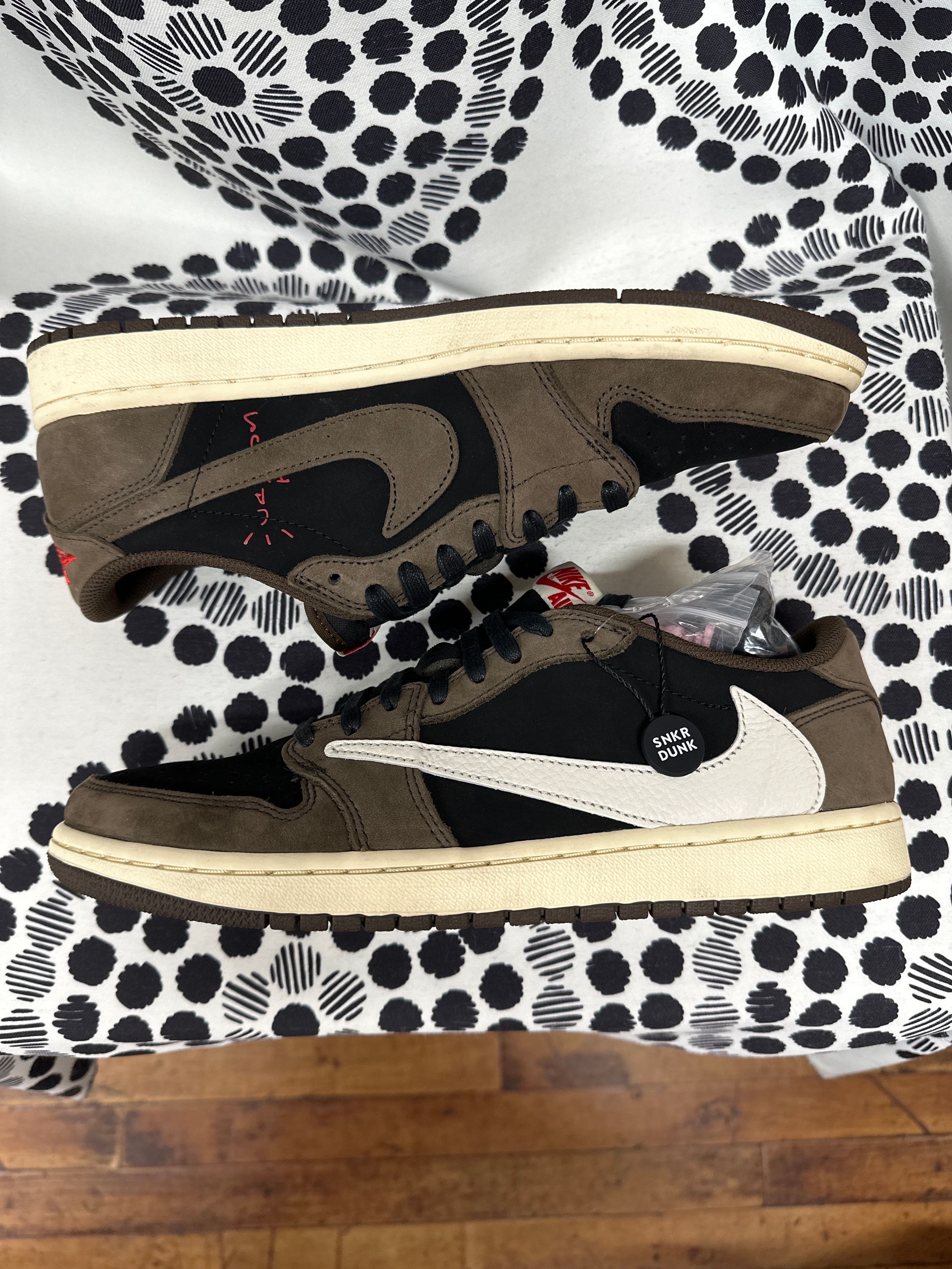 Travis Scott × Nike Air Jordan 1 Low OG SP-T  "Black/Dark Mocha"