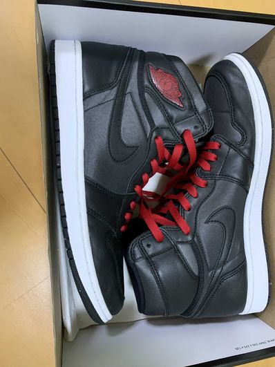 Nike Air Jordan 1 Retro High OG "Black/Metallic Silver/Gym Red"