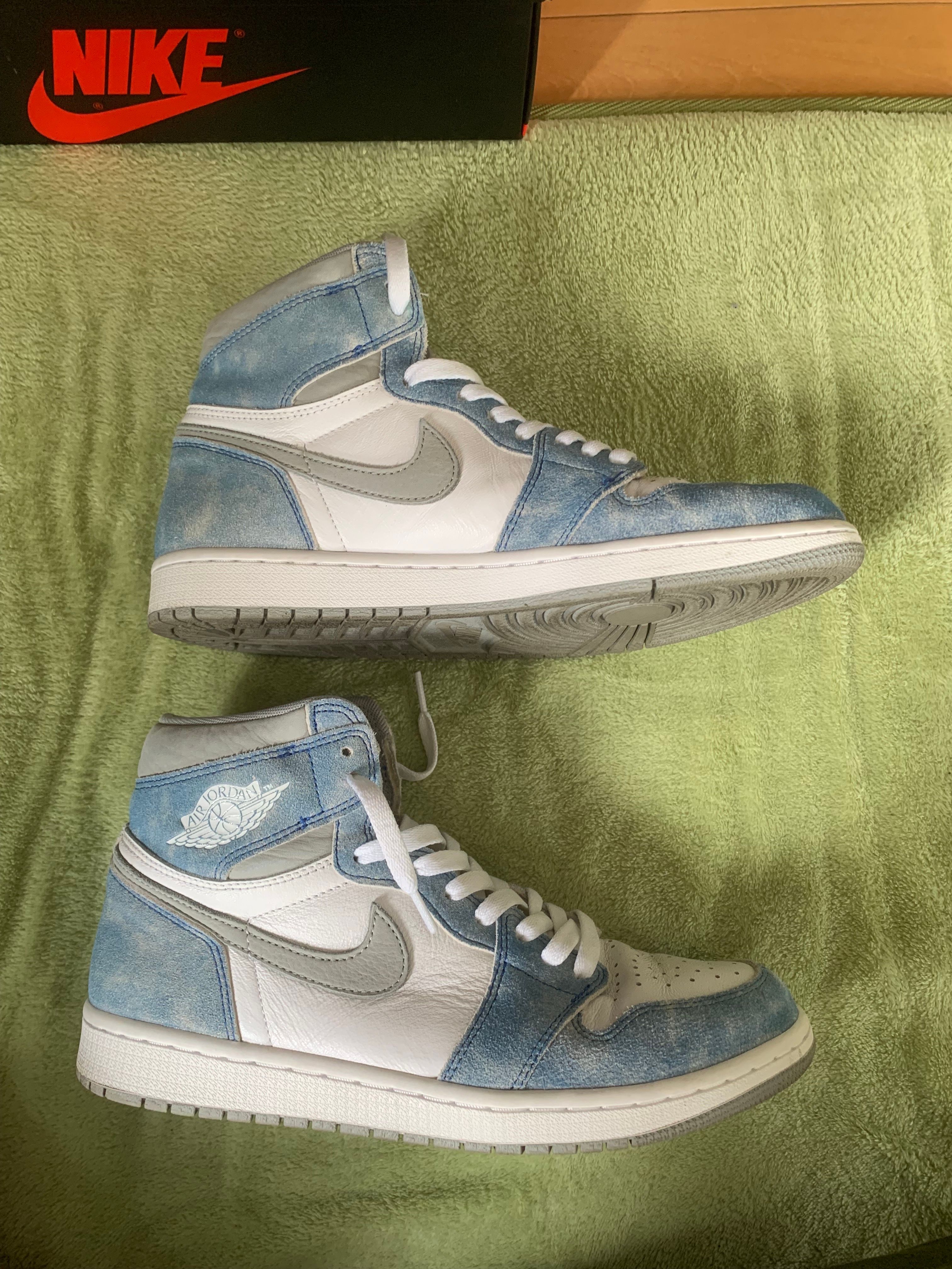 Nike Air Jordan 1 High OG "Hyper Royal"
