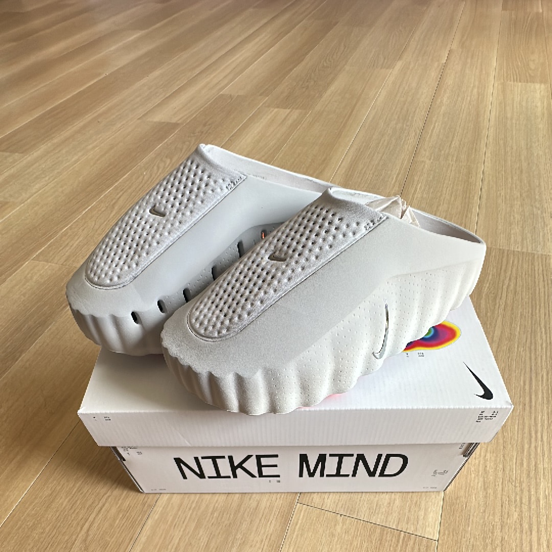 Nike Mind 001 Mules "Light Smoke Grey/Hyper Crimson"