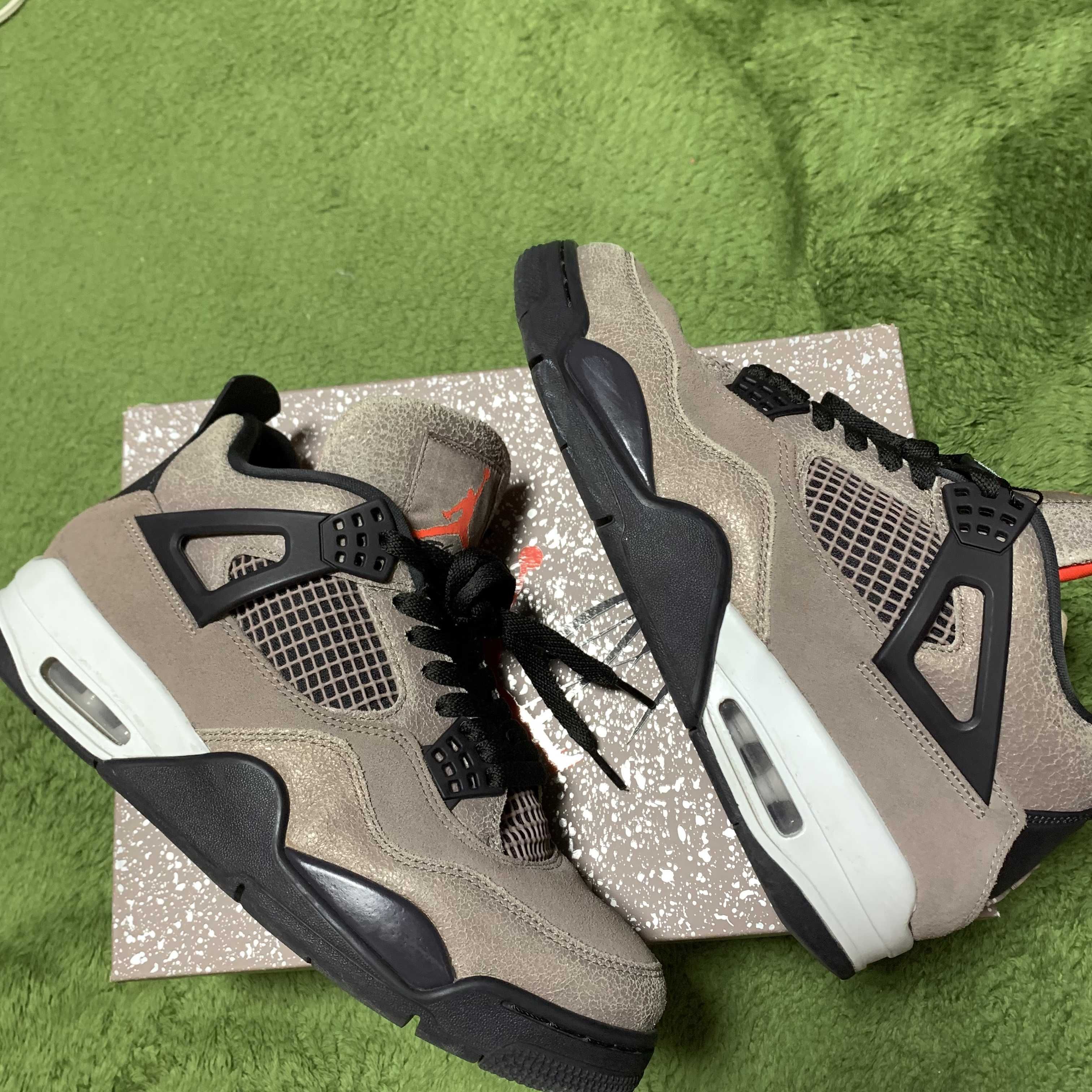 Nike Air Jordan 4 "Taupe Haze"
