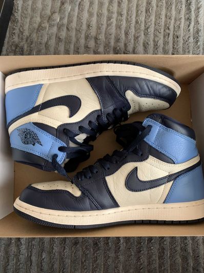 Nike Air Jordan 1 Retro High OG "Obsidian/University Blue"