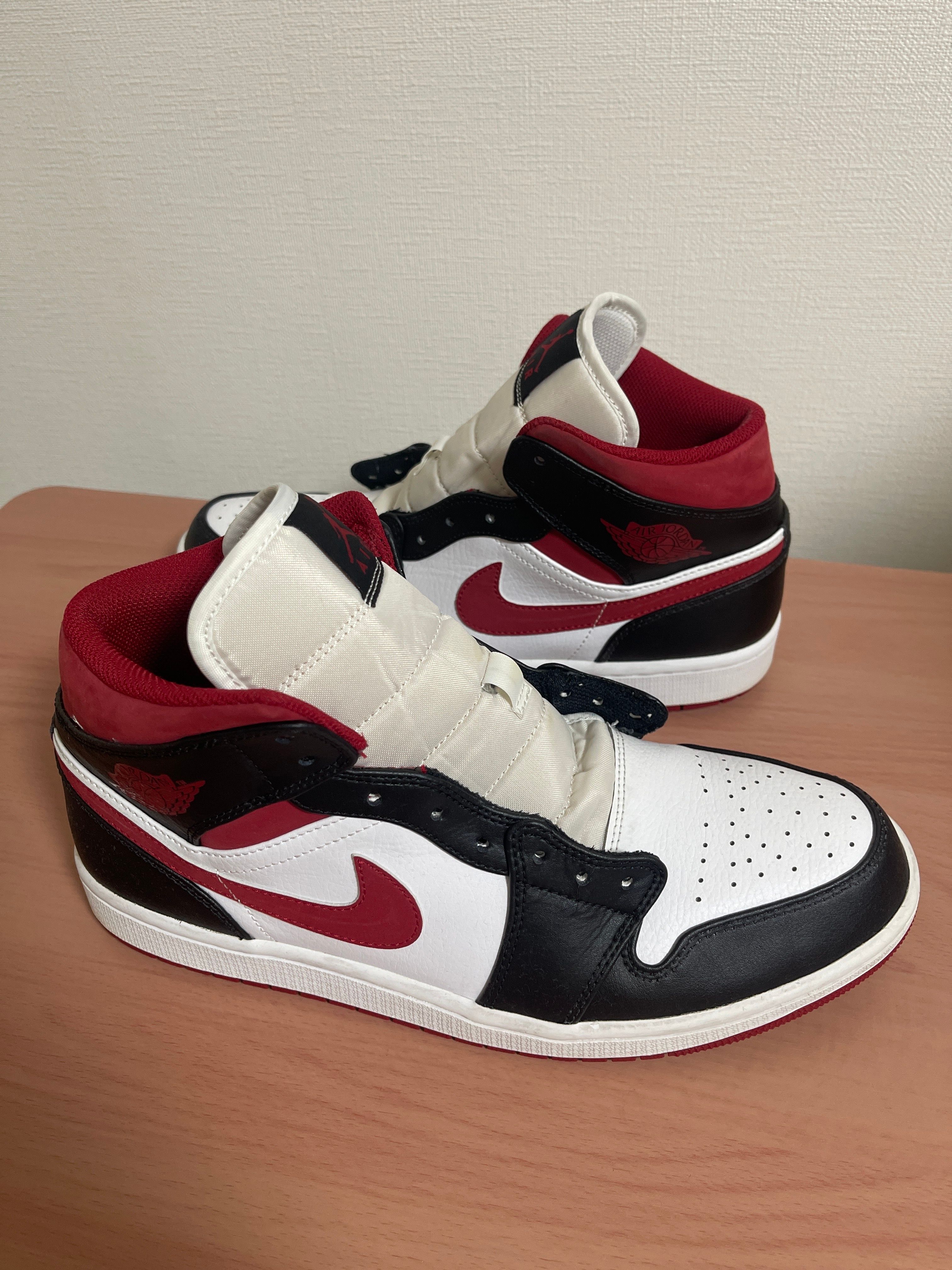 Nike Air Jordan 1 Mid "White/Gym Red Black"
