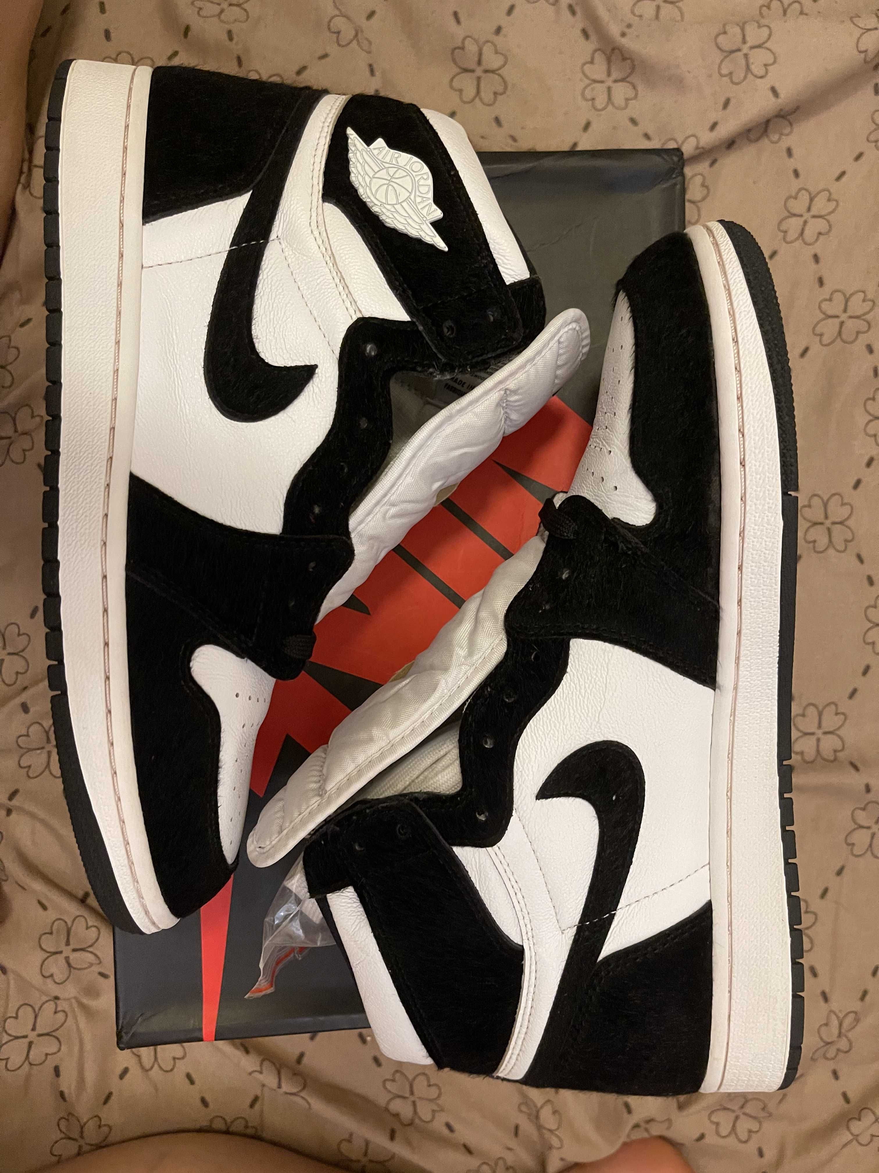 Nike Women's Air Jordan 1 Retro High OG "Black/White"