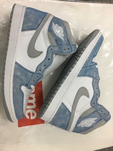 Nike Air Jordan 1 High OG "Hyper Royal"