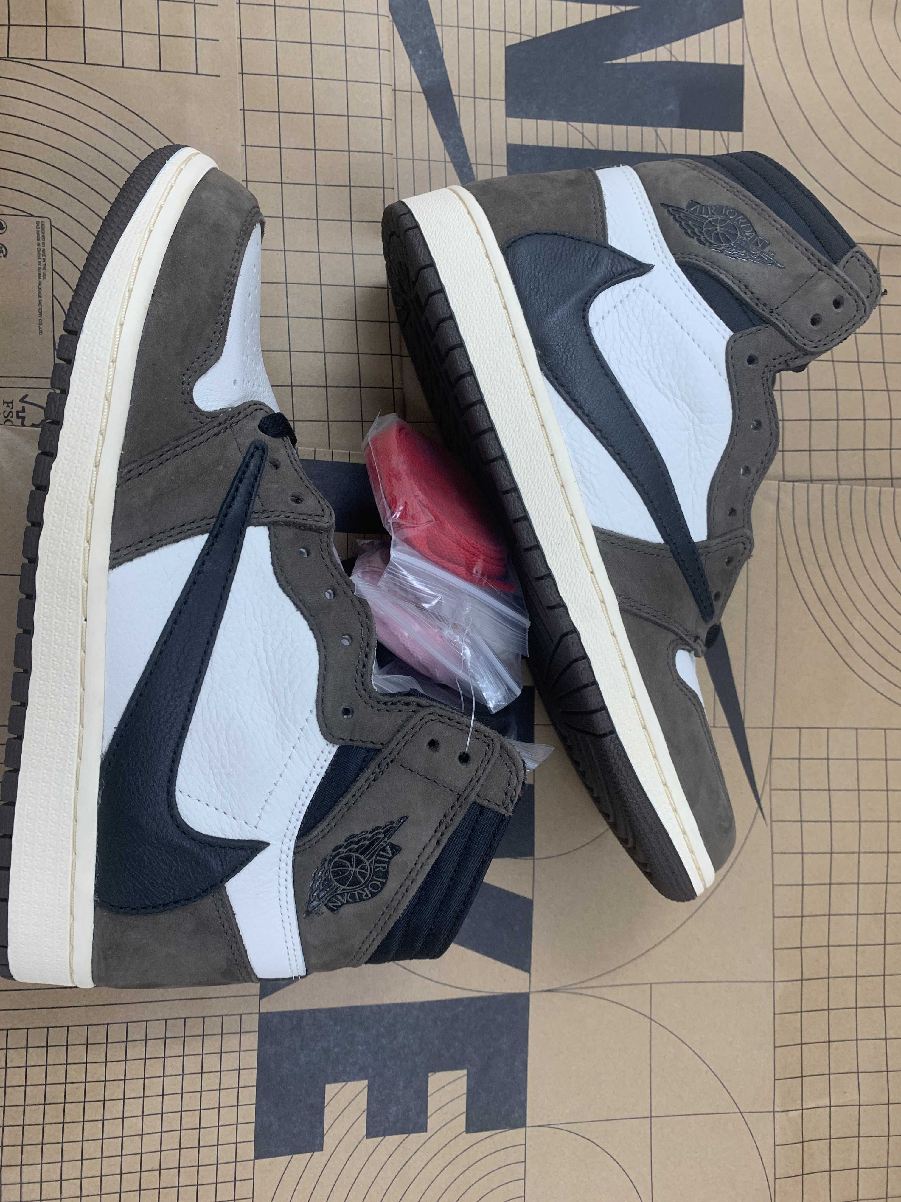 Travis Scott × Nike Air Jordan 1 Retro High OG TS SP "Sail/Dark Mocha"