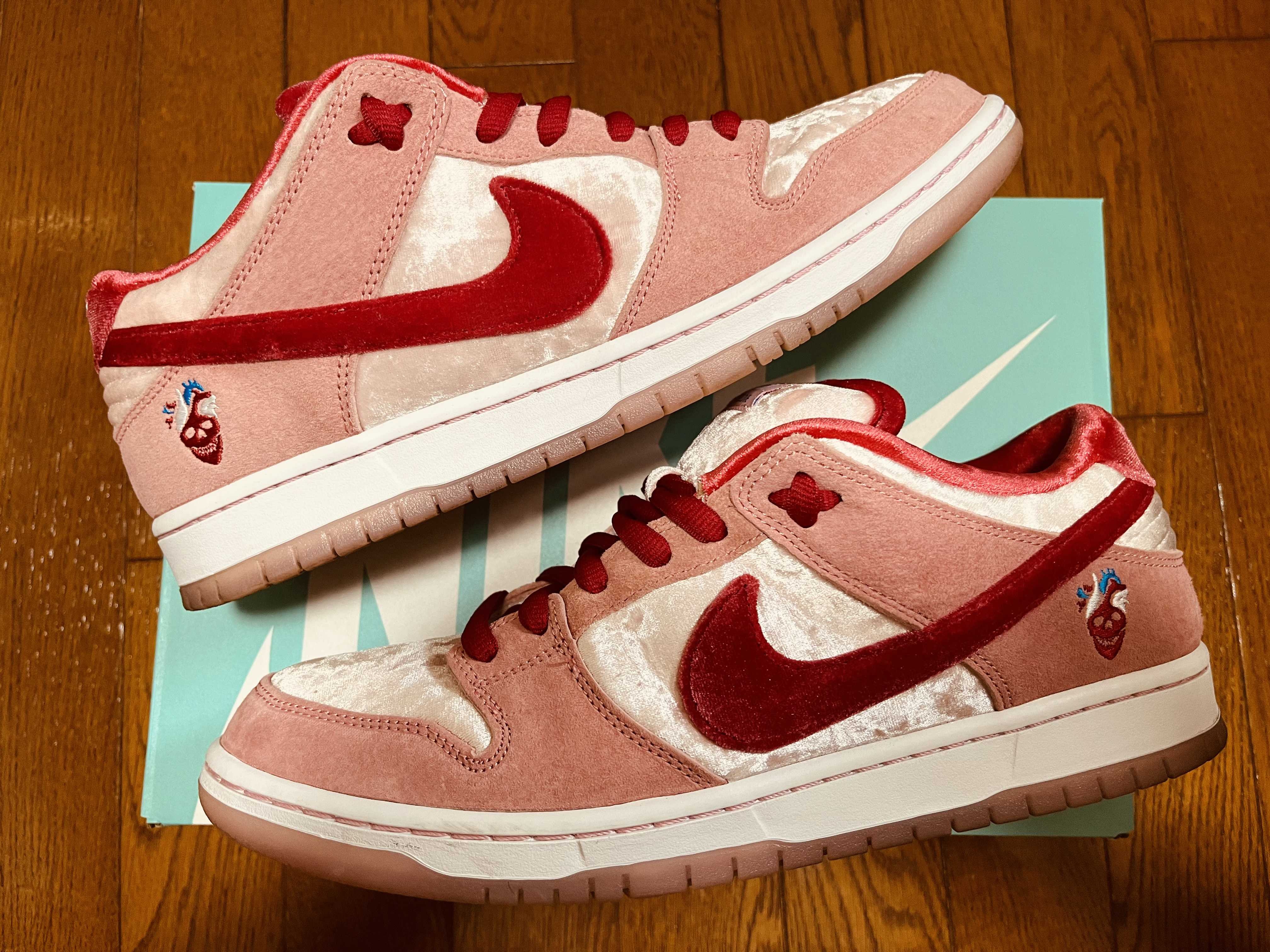 Strangelove × Nike SB Dunk Low "Valentine’s Day"
