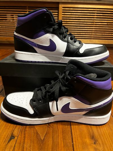 Nike Air Jordan 1 Mid "Black/Court Purple"
