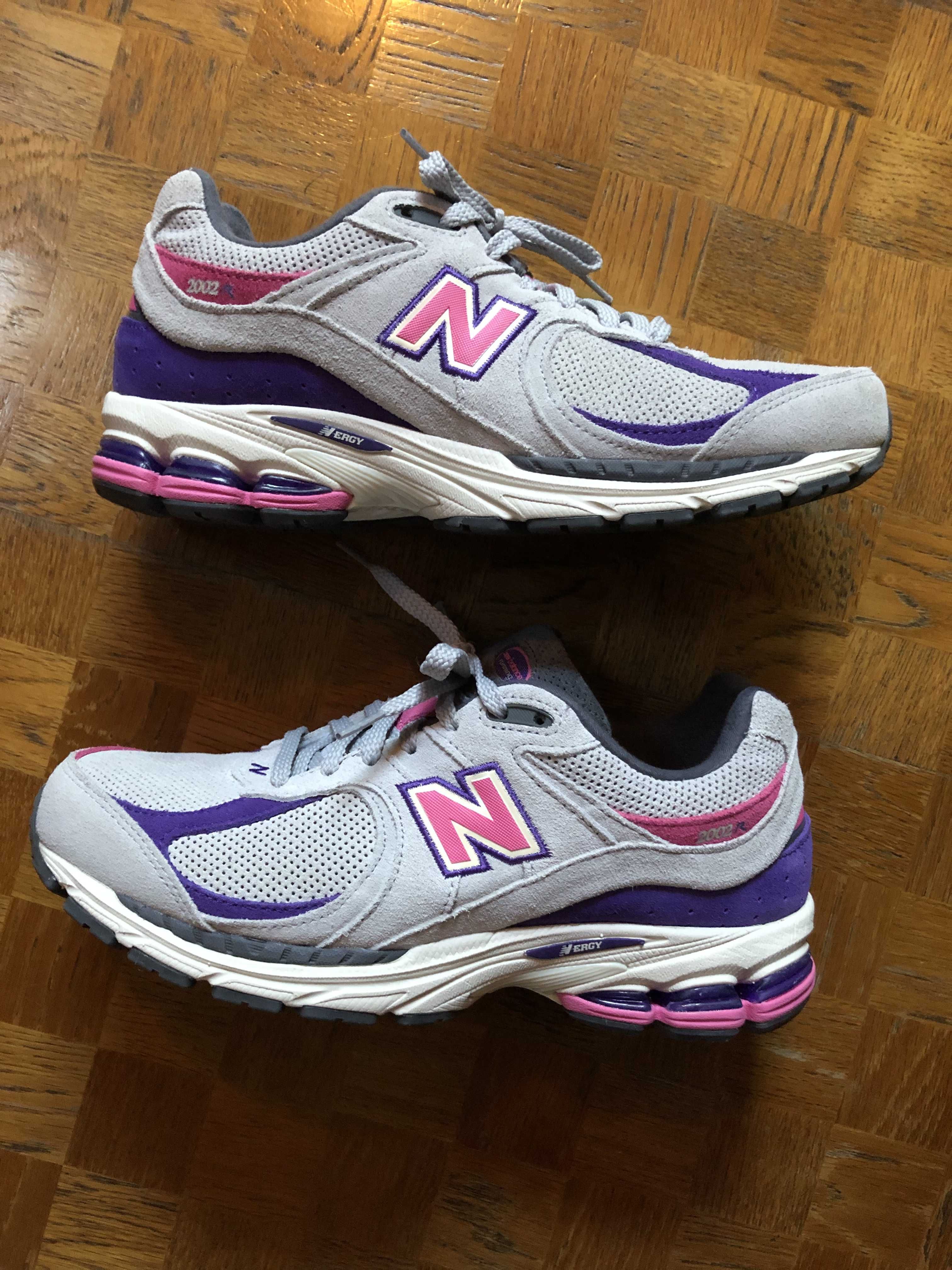 New Balance 2002R "Gray/Pink"