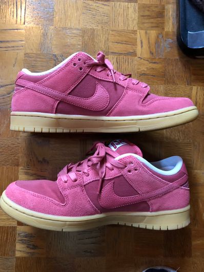 Nike SB Dunk Low "Adobe"