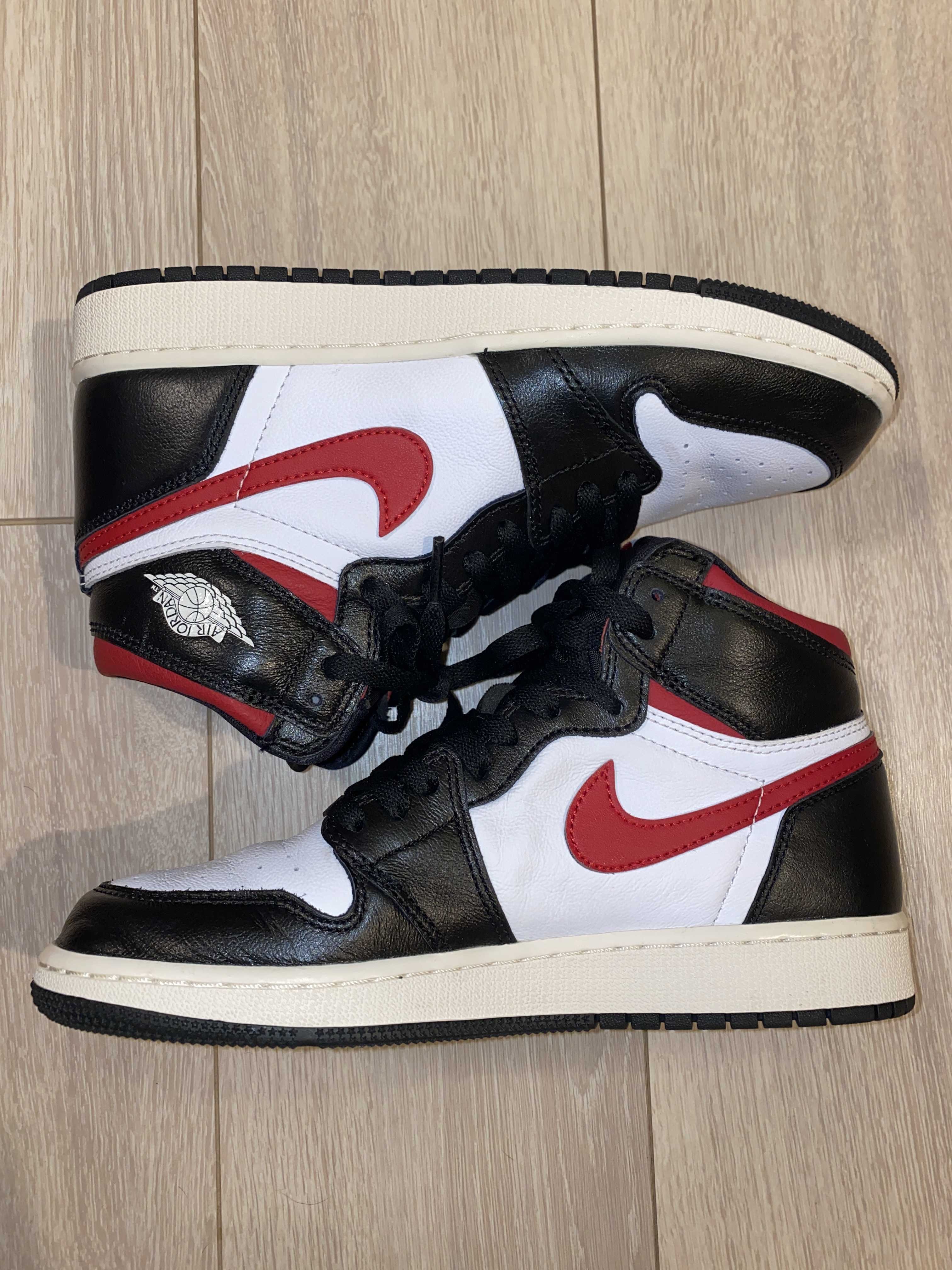 Nike GS Air Jordan 1 Retro High "Black Gym Red"