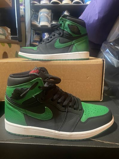 Nike Air Jordan 1 Retro High OG "Black/Pine Green" (2020)