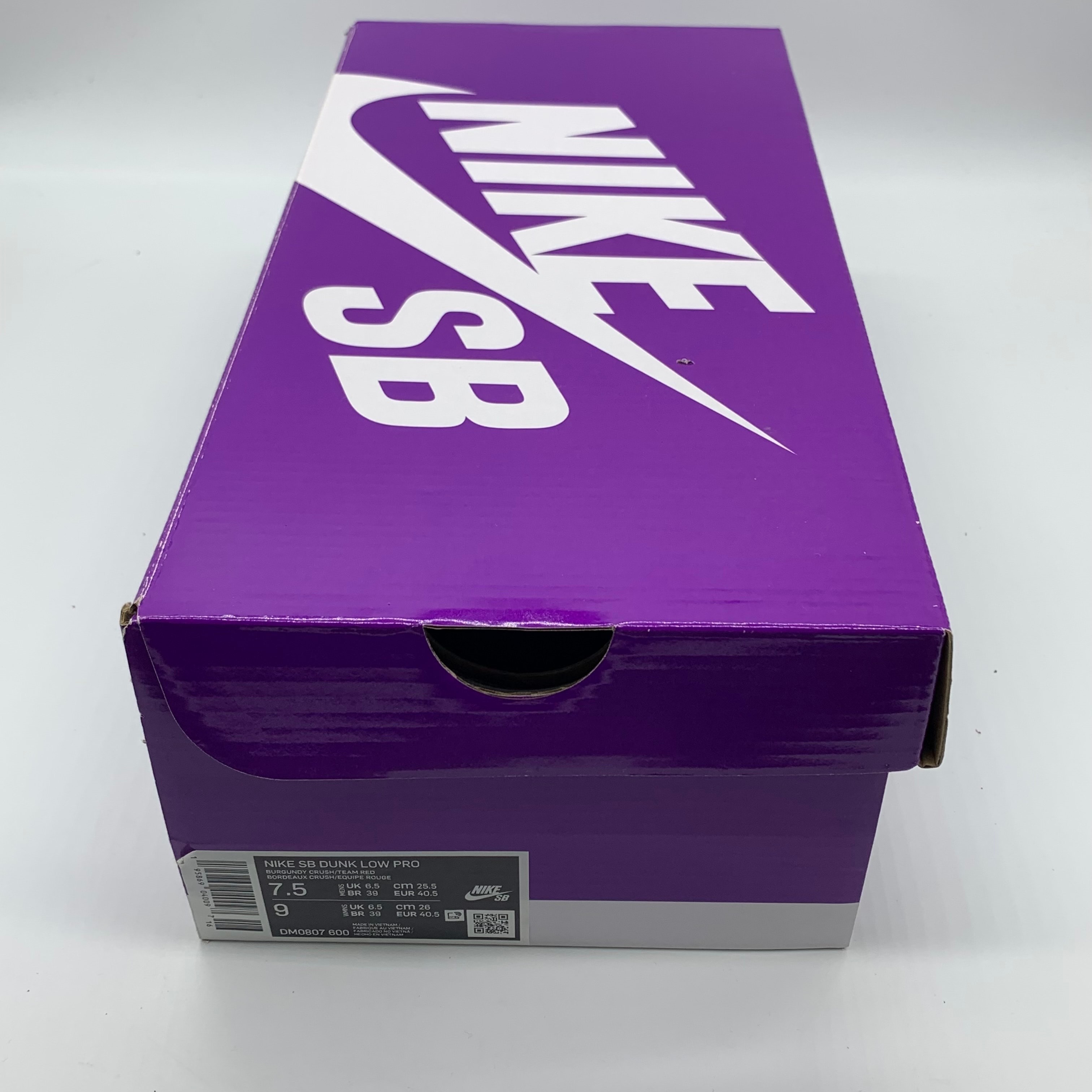 Nike SB Dunk Low "Cherry"