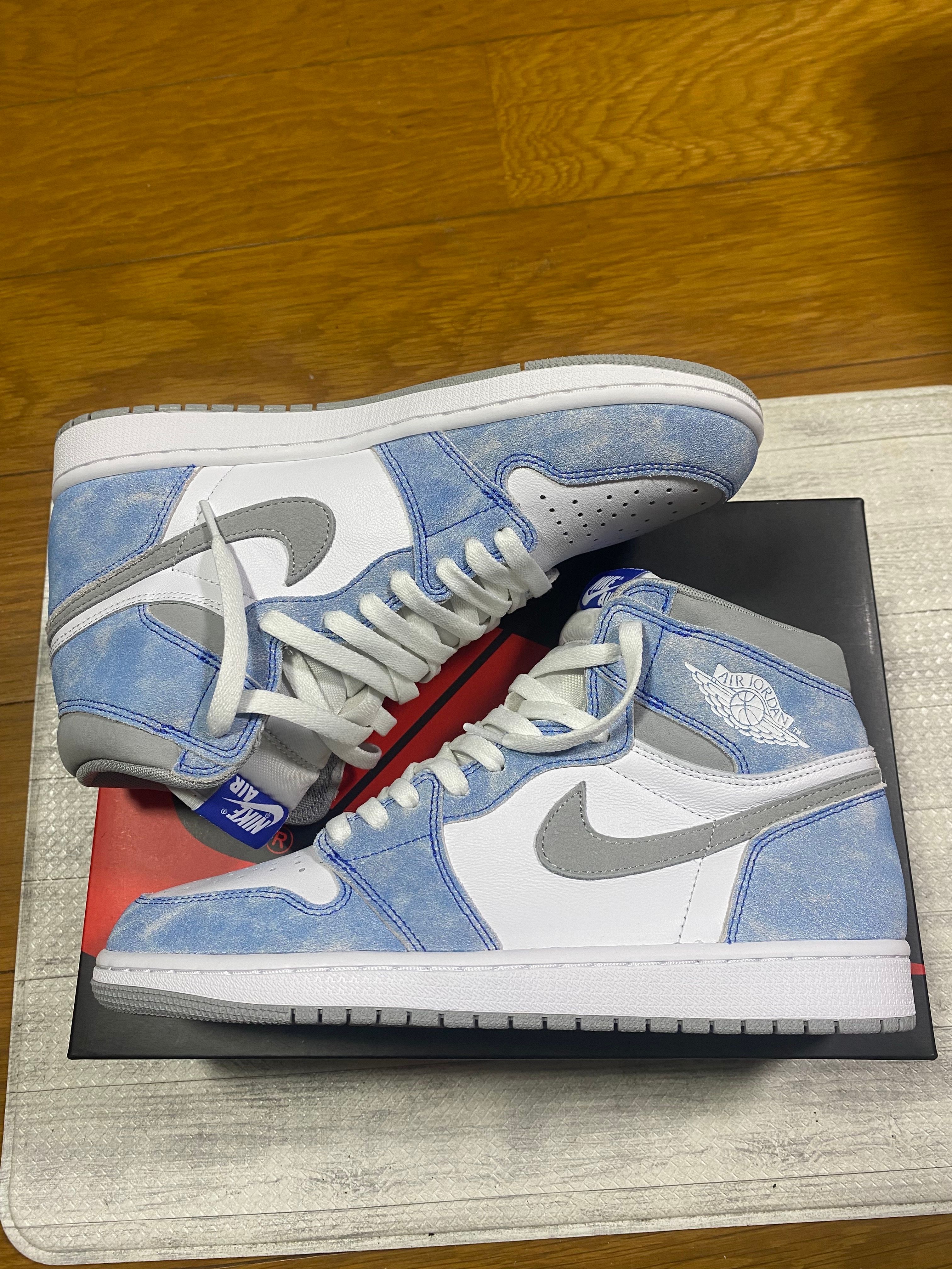 Nike Air Jordan 1 High OG "Hyper Royal"