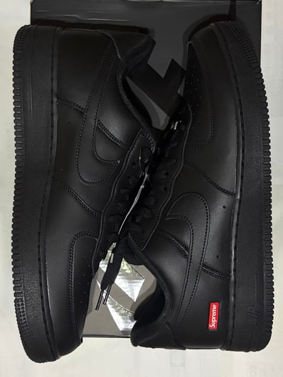 Supreme × Nike Air Force 1 Low "Black"