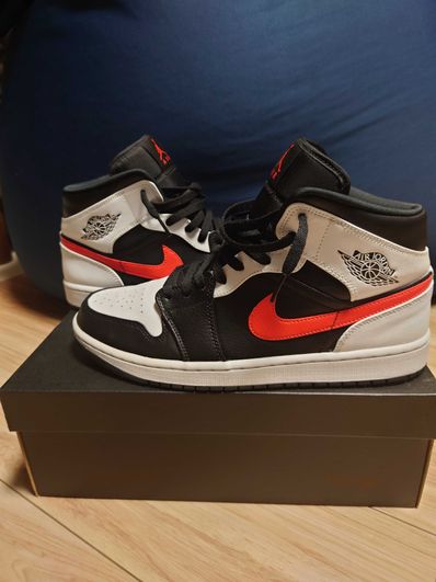 NIKE AIR JORDAN 1 MID "BLACK/CHILE RED/WHITE"
