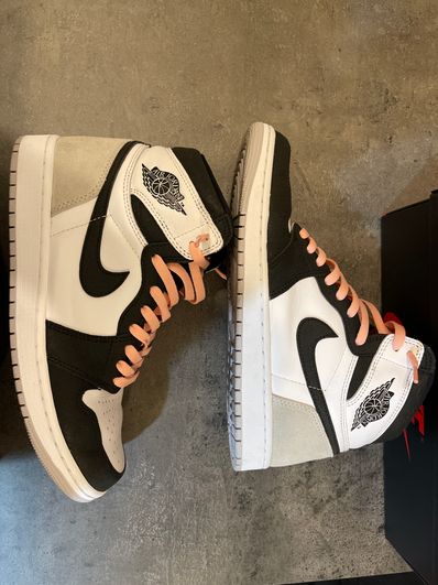 Nike Air Jordan 1 High OG "Bleached Coral"