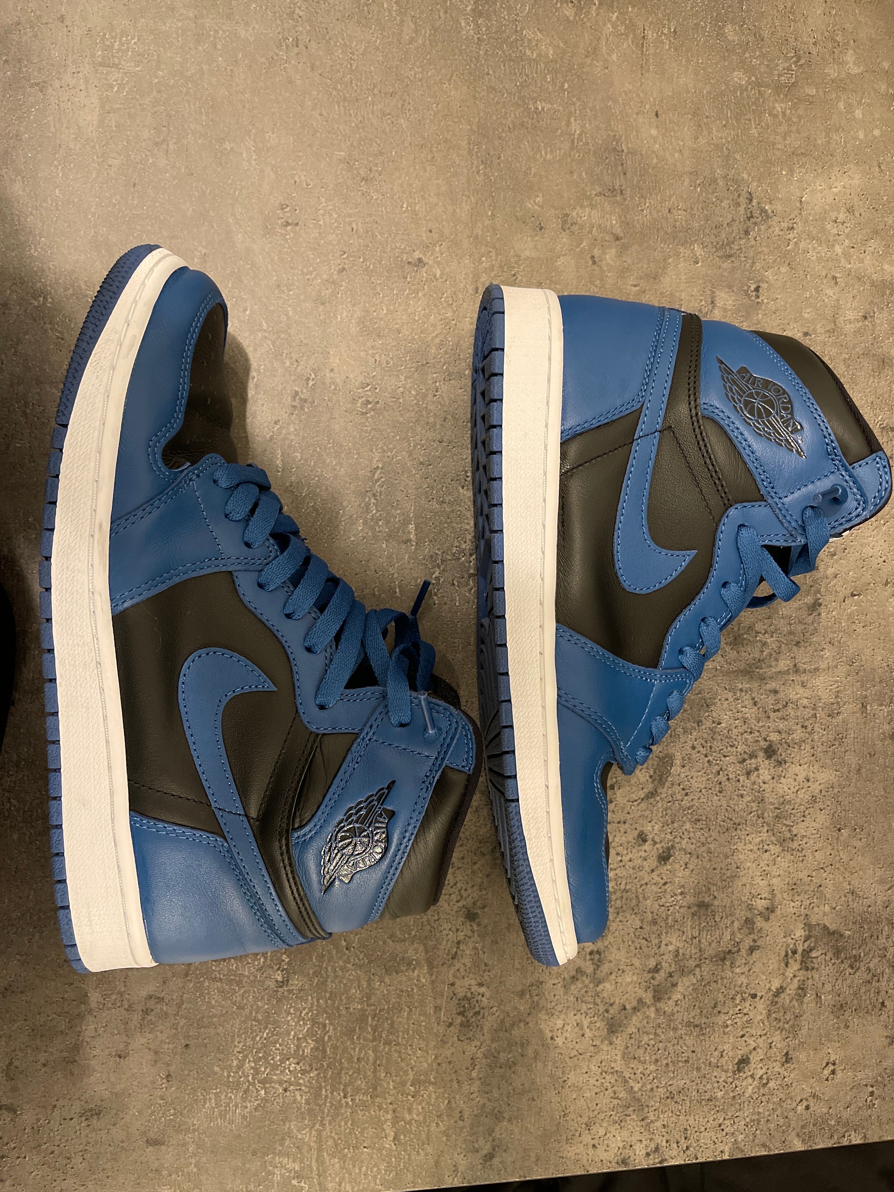 Nike Air Jordan 1 Retro High OG "Dark Marina Blue"