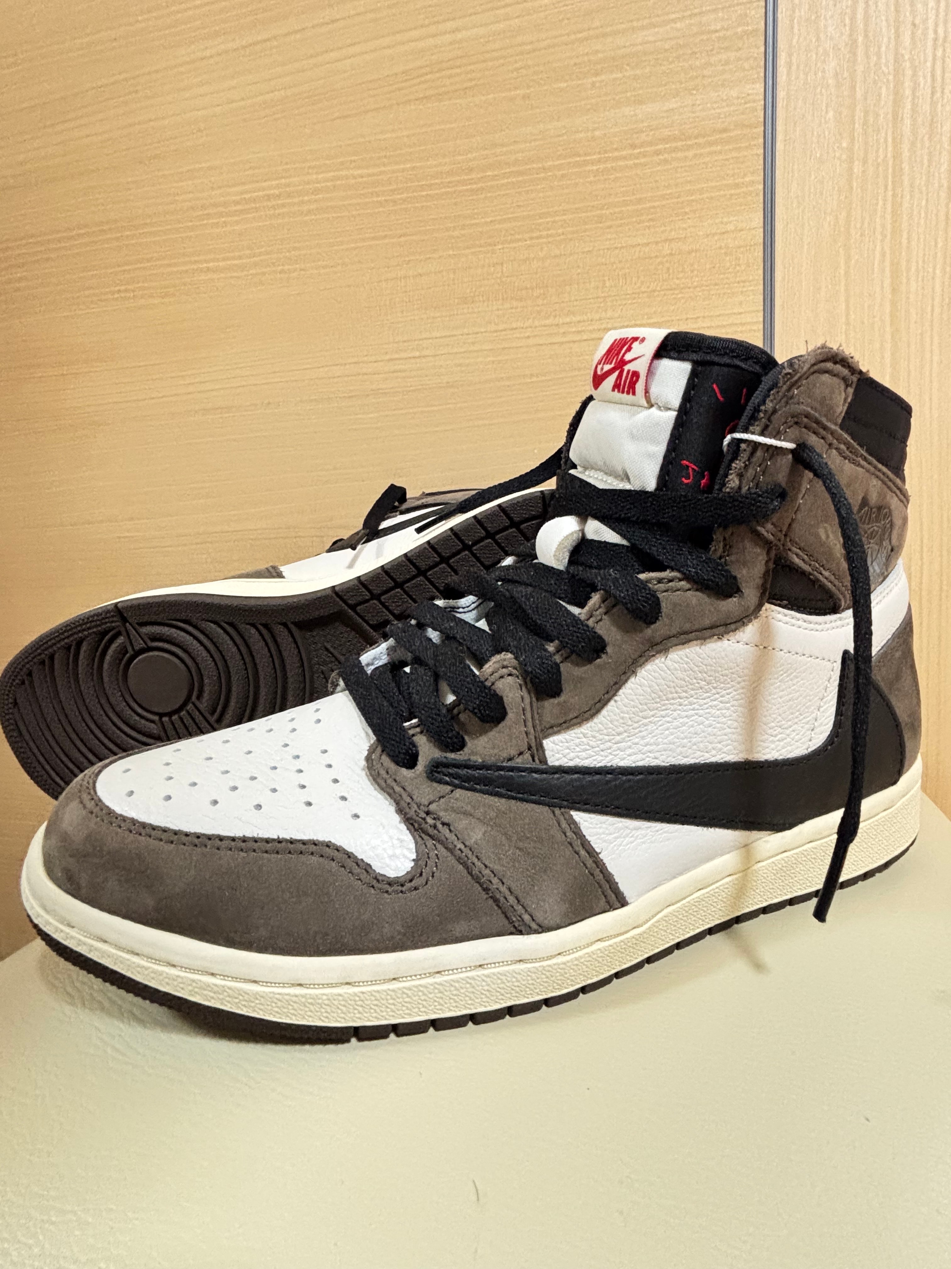 Travis Scott × Nike Air Jordan 1 Retro High OG TS SP "Sail/Dark Mocha"