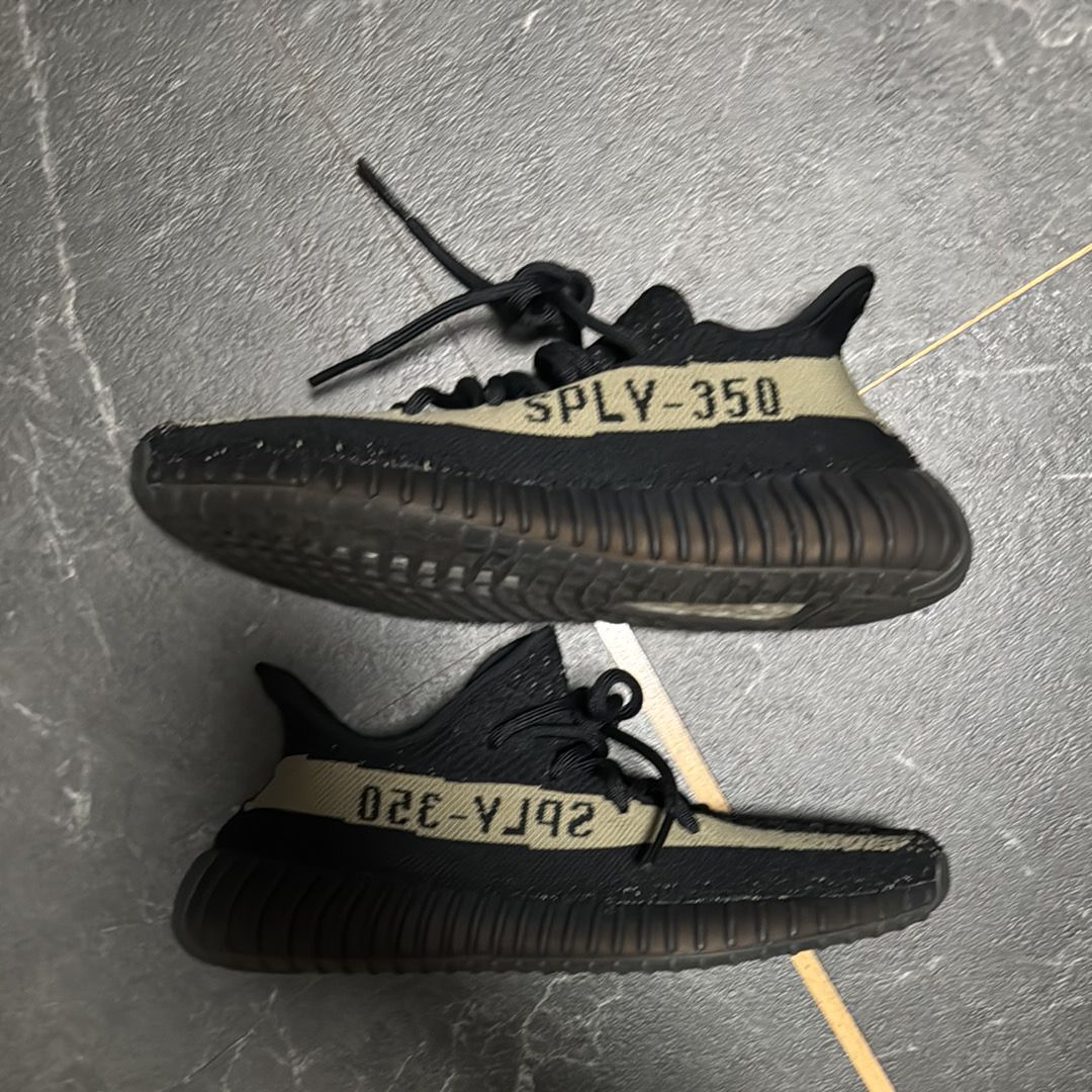 adidas YEEZY Boost 350 V2 "Core Black Green"