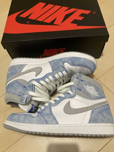 Nike Air Jordan 1 High OG "Hyper Royal"