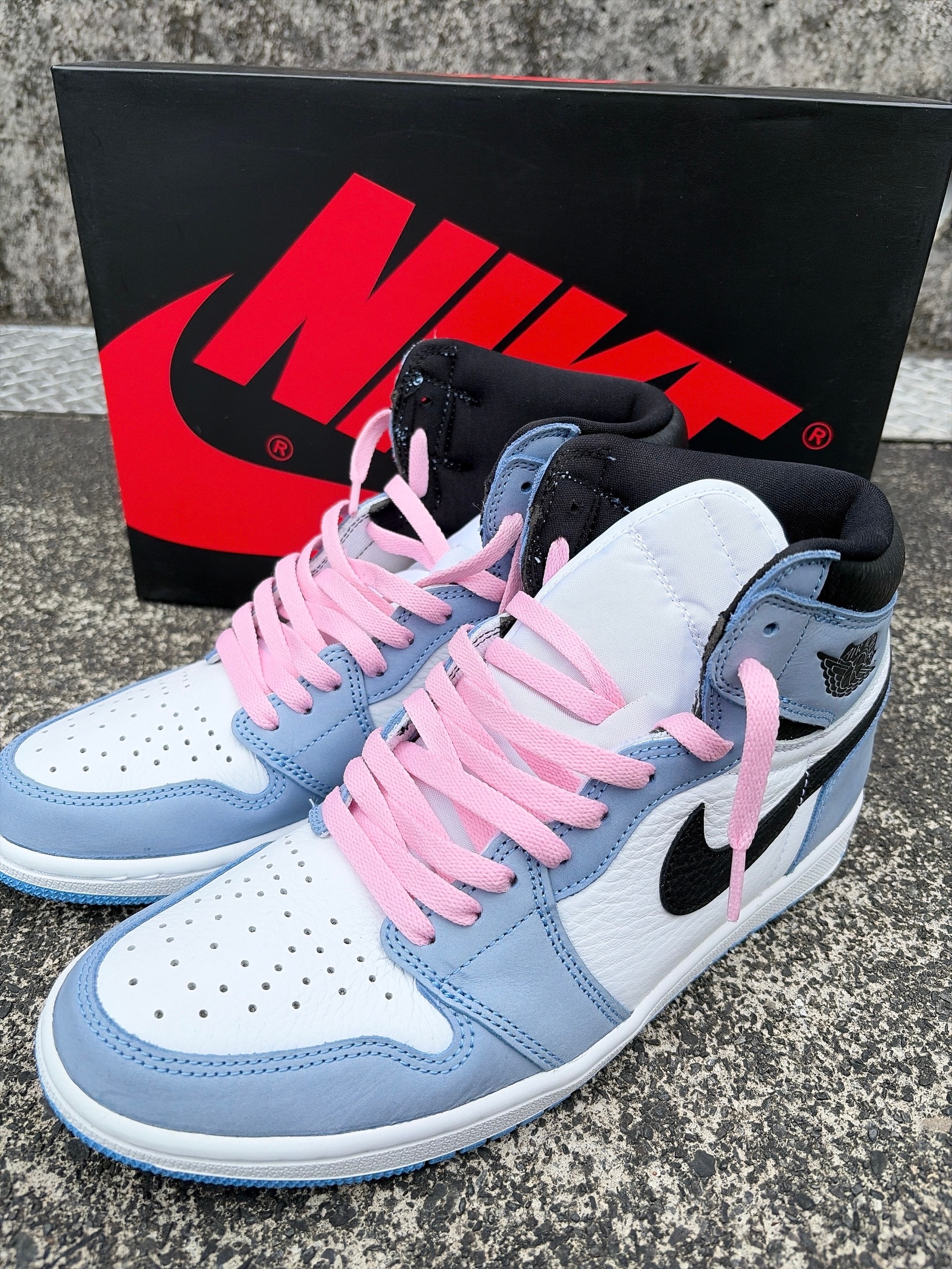 Nike Air Jordan 1 High OG "University Blue"