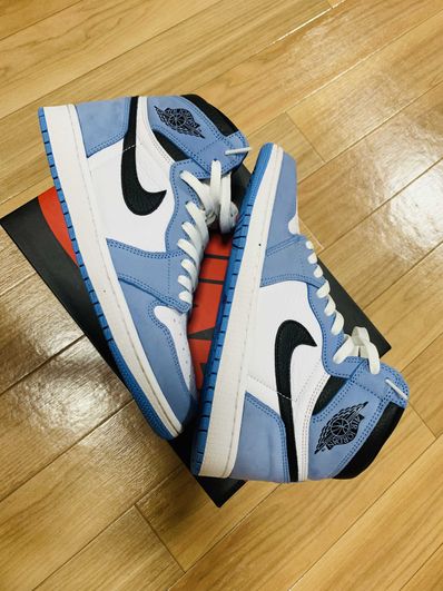Nike Air Jordan 1 High OG "University Blue"