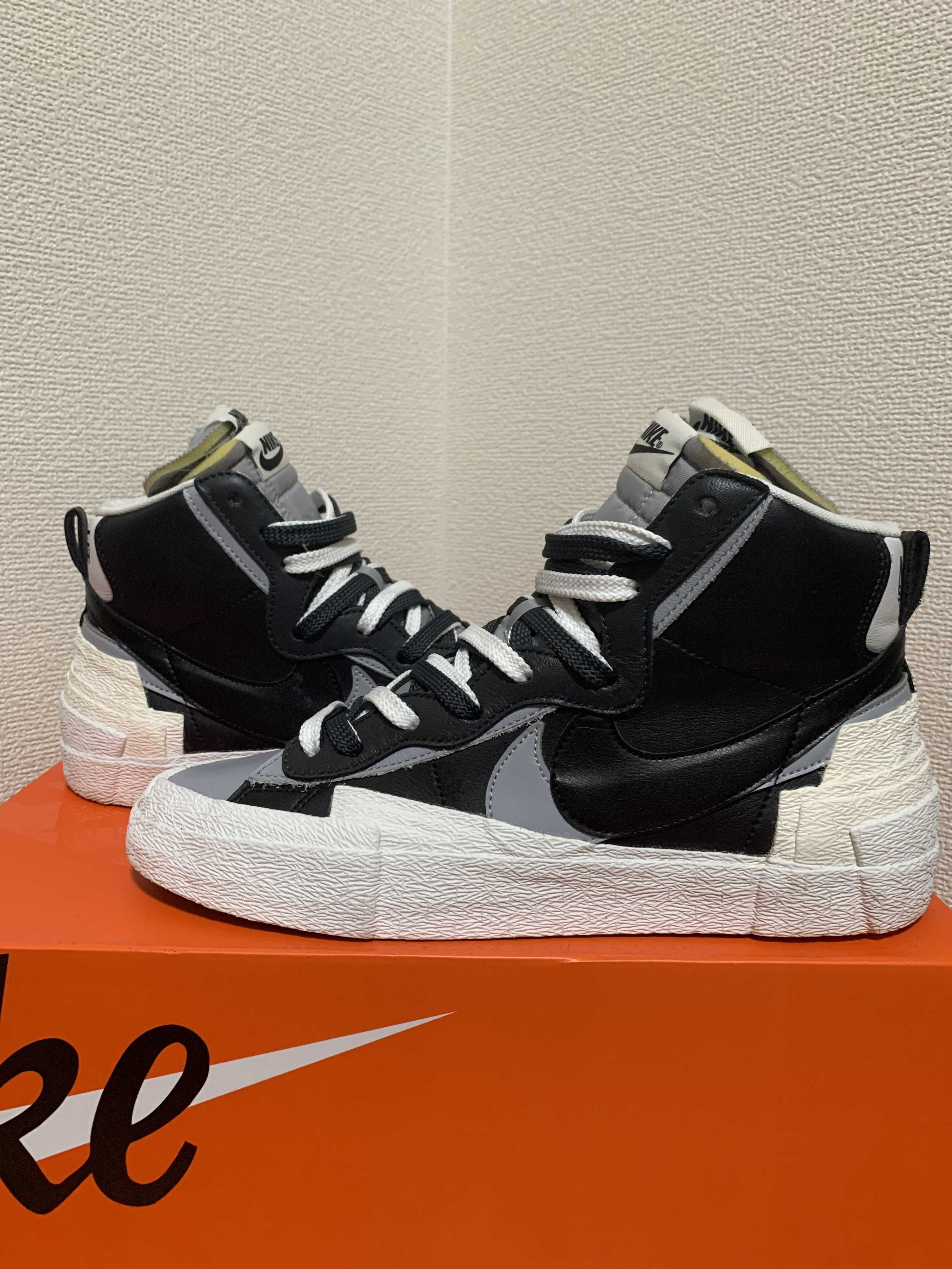 sacai × NIKE BLAZER MID "BLACK/WOLF GREY/WHITE"
