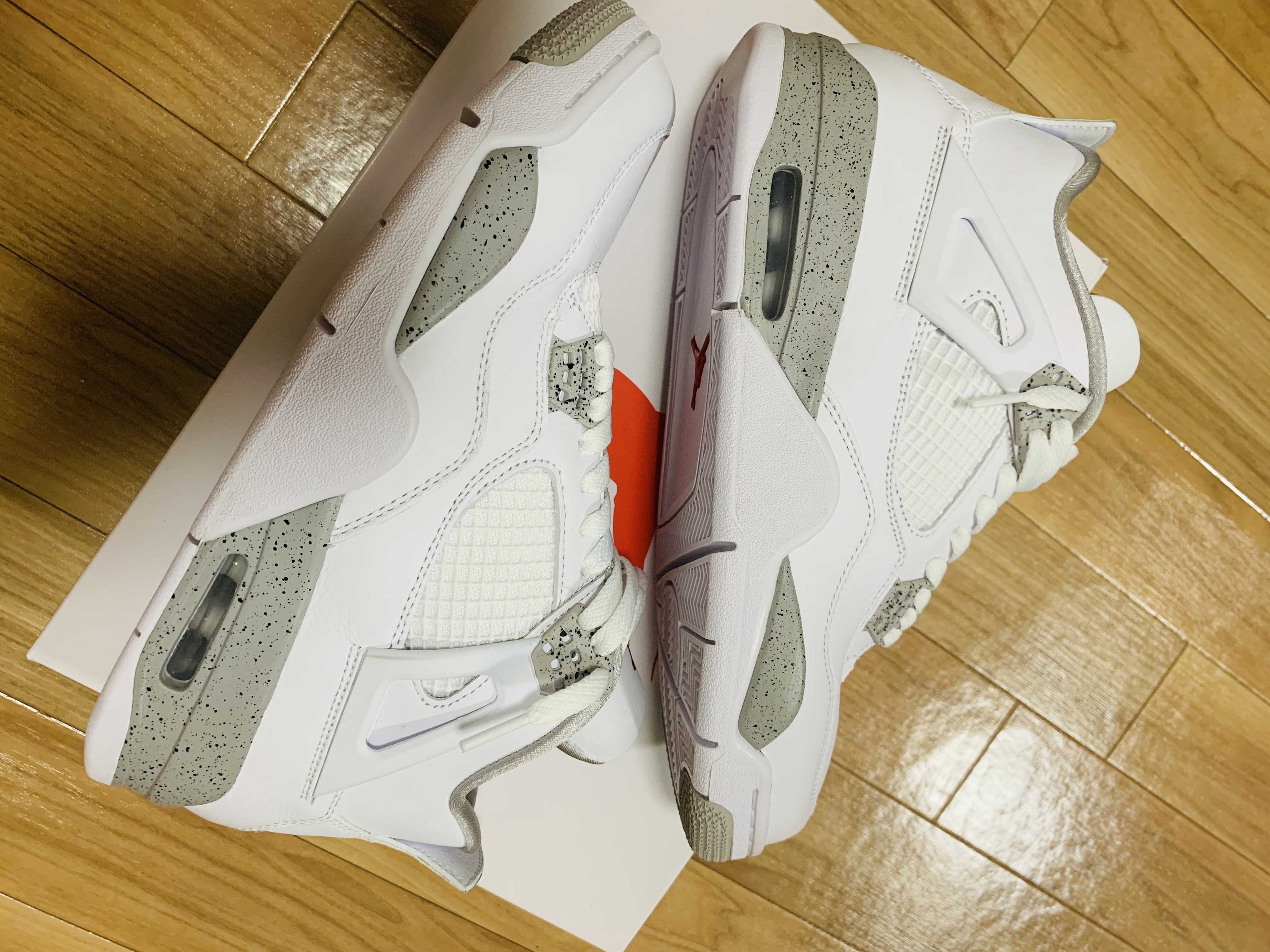 Nike Air Jordan 4 "Tech White"  