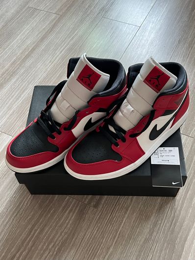 Nike Air Jordan 1 Mid "Chicago Black Toe"