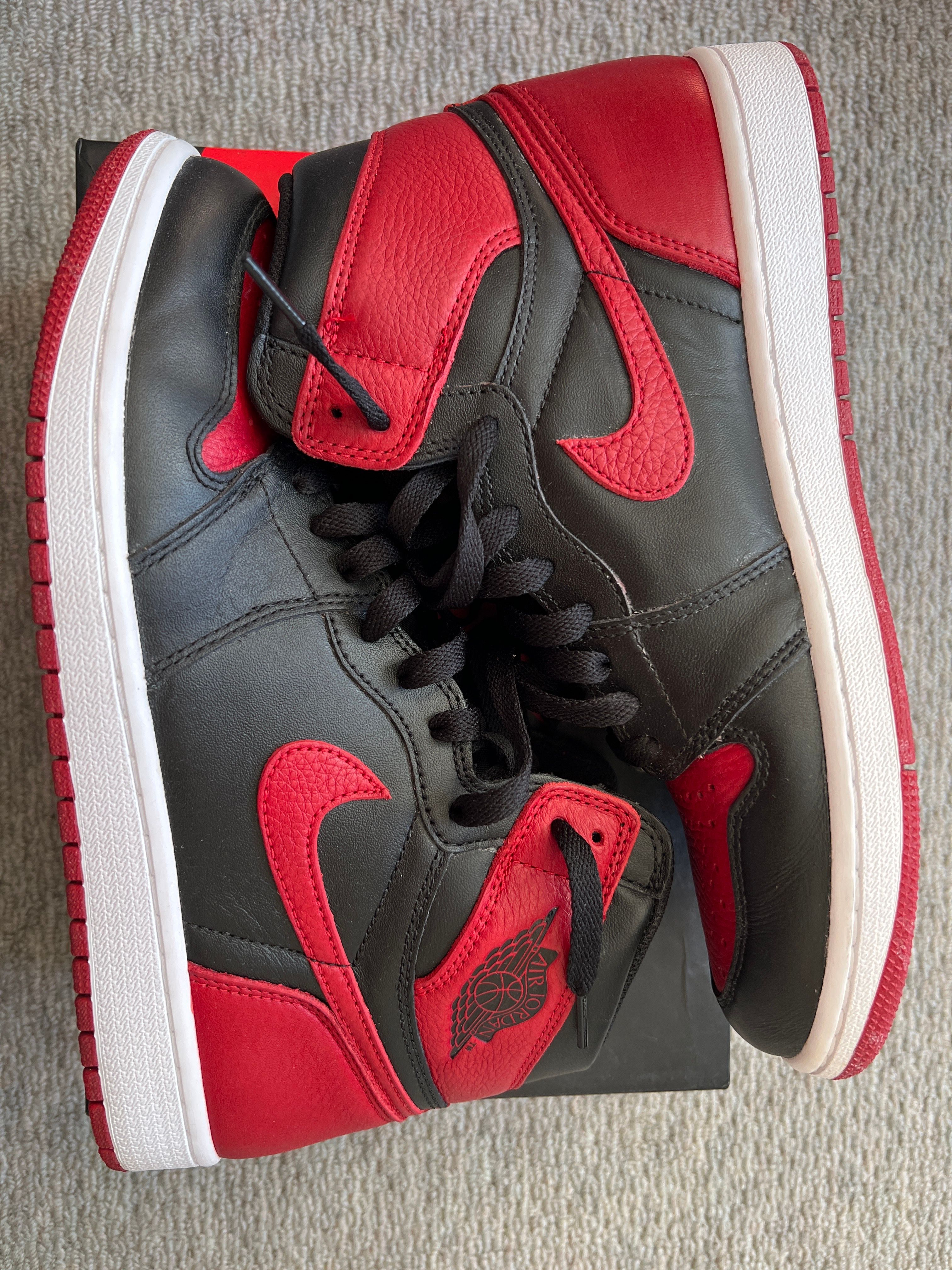 Nike Air Jordan 1 Retro High OG "Bred/Banned" (2016)