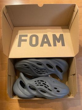 イージーフォームランナー 箱付き イージー フォームランナー(YEEZY Foam Runner)/イージー 人気の