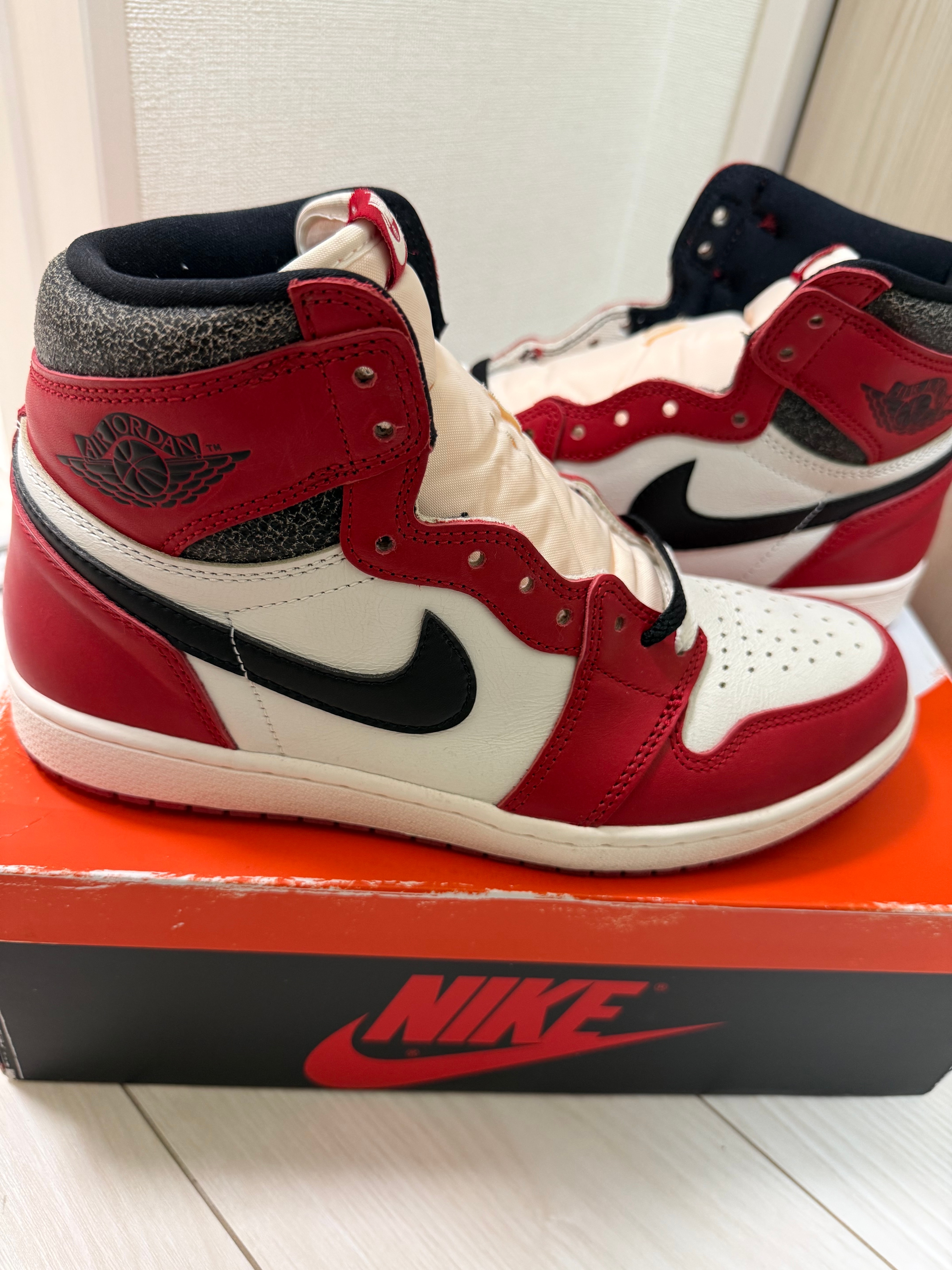 Nike Air Jordan 1 High OG "Lost & Found/Chicago"