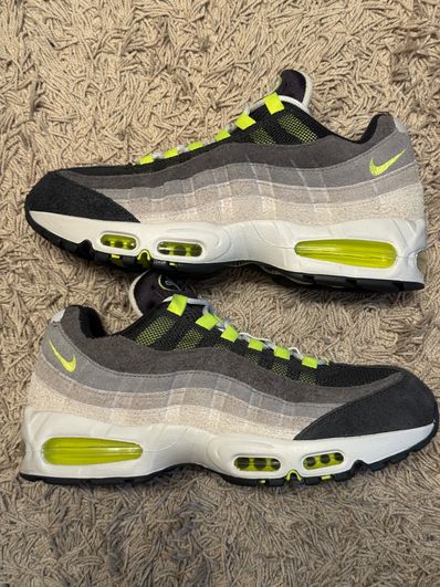 MoMA Design Store Exclusive Nike Air Max 95 OG "Reverse Neon"