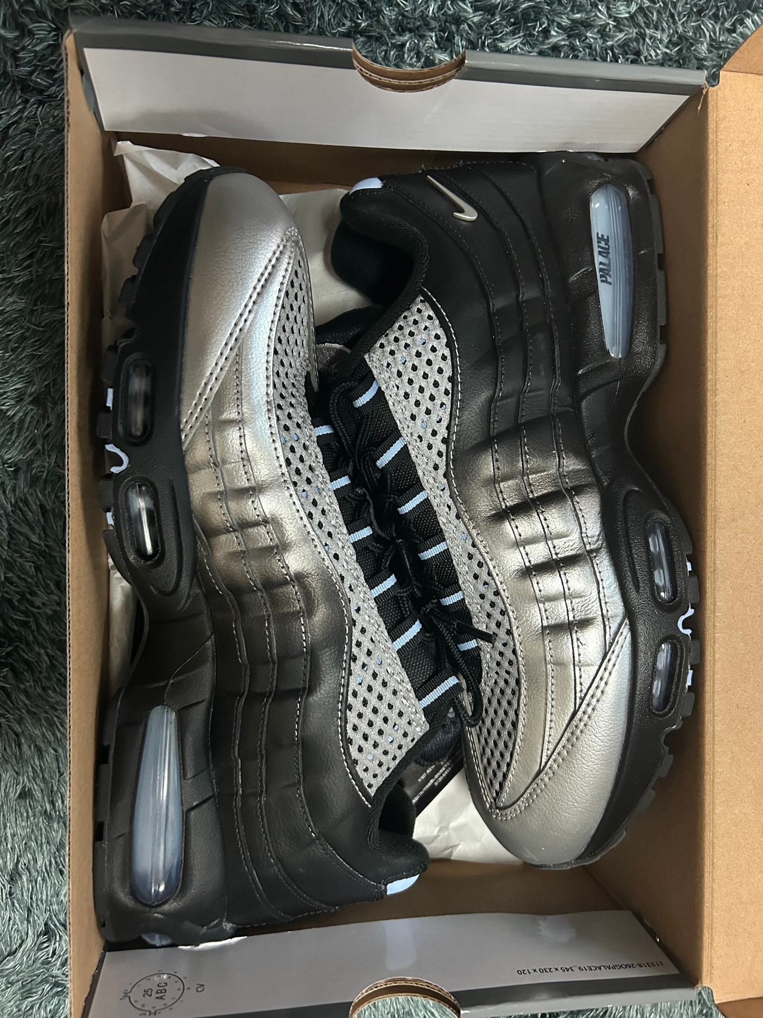 Palace Skateboards × Nike Air Max 95 Big Bubble "Metallic Silver/Aluminum"