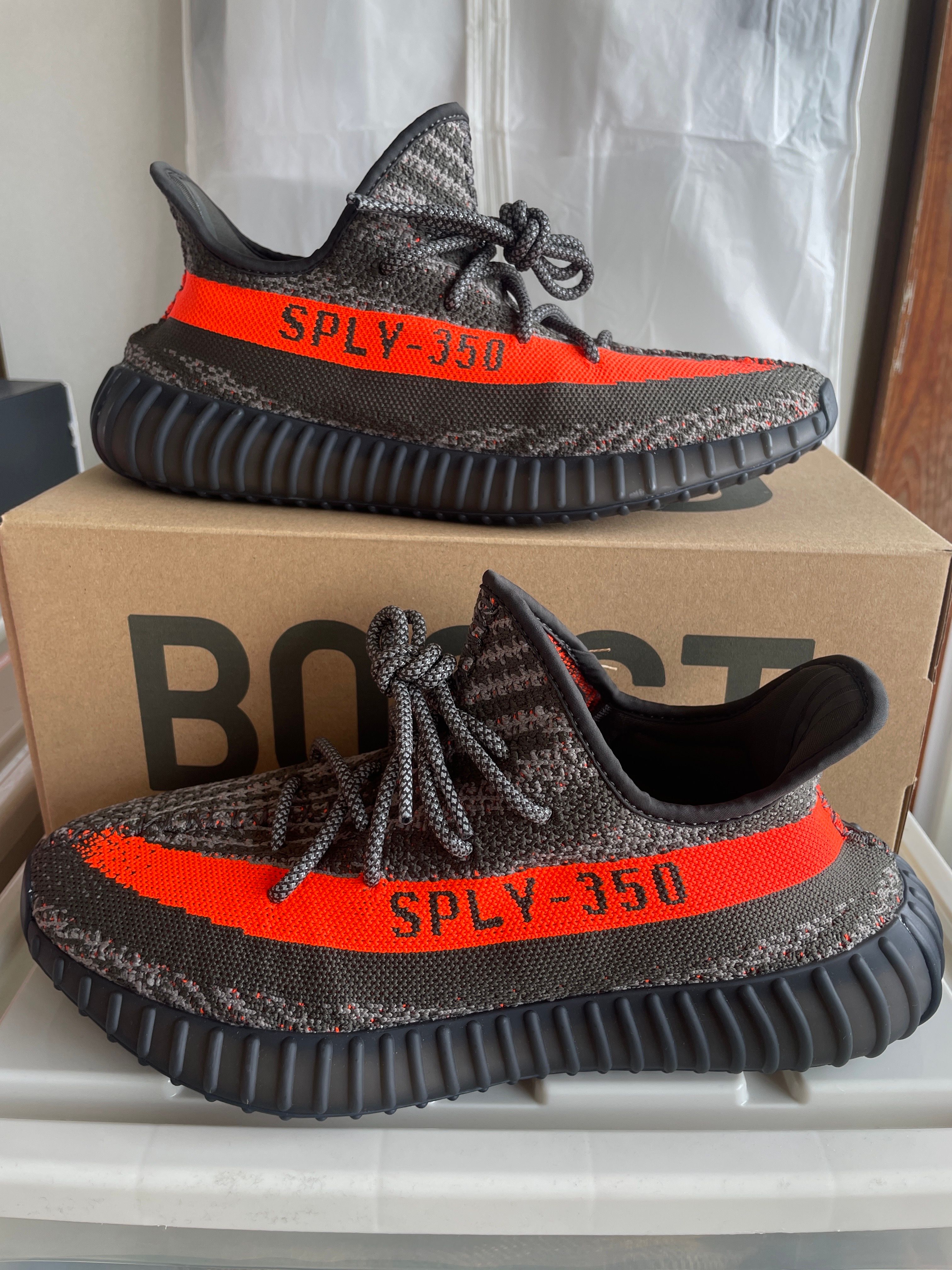 adidas YEEZY Boost 350V2 "Carbon Beluga"