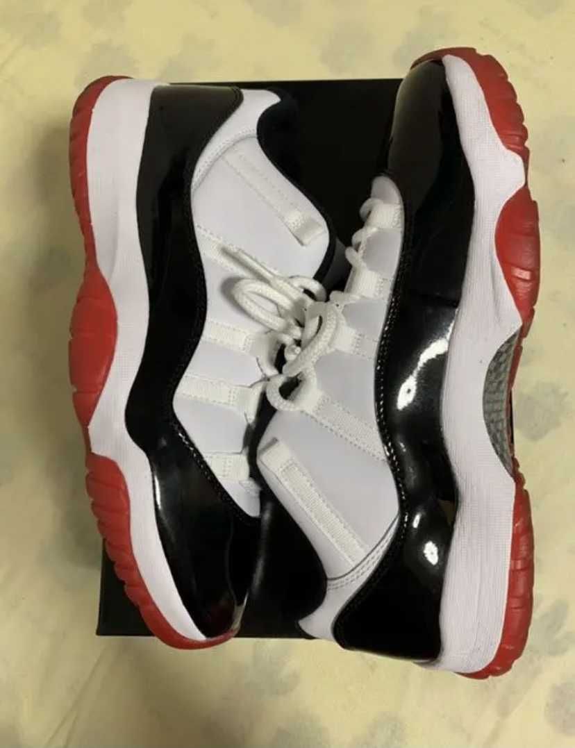 Nike Air Jordan 11 Low "Gym Red"