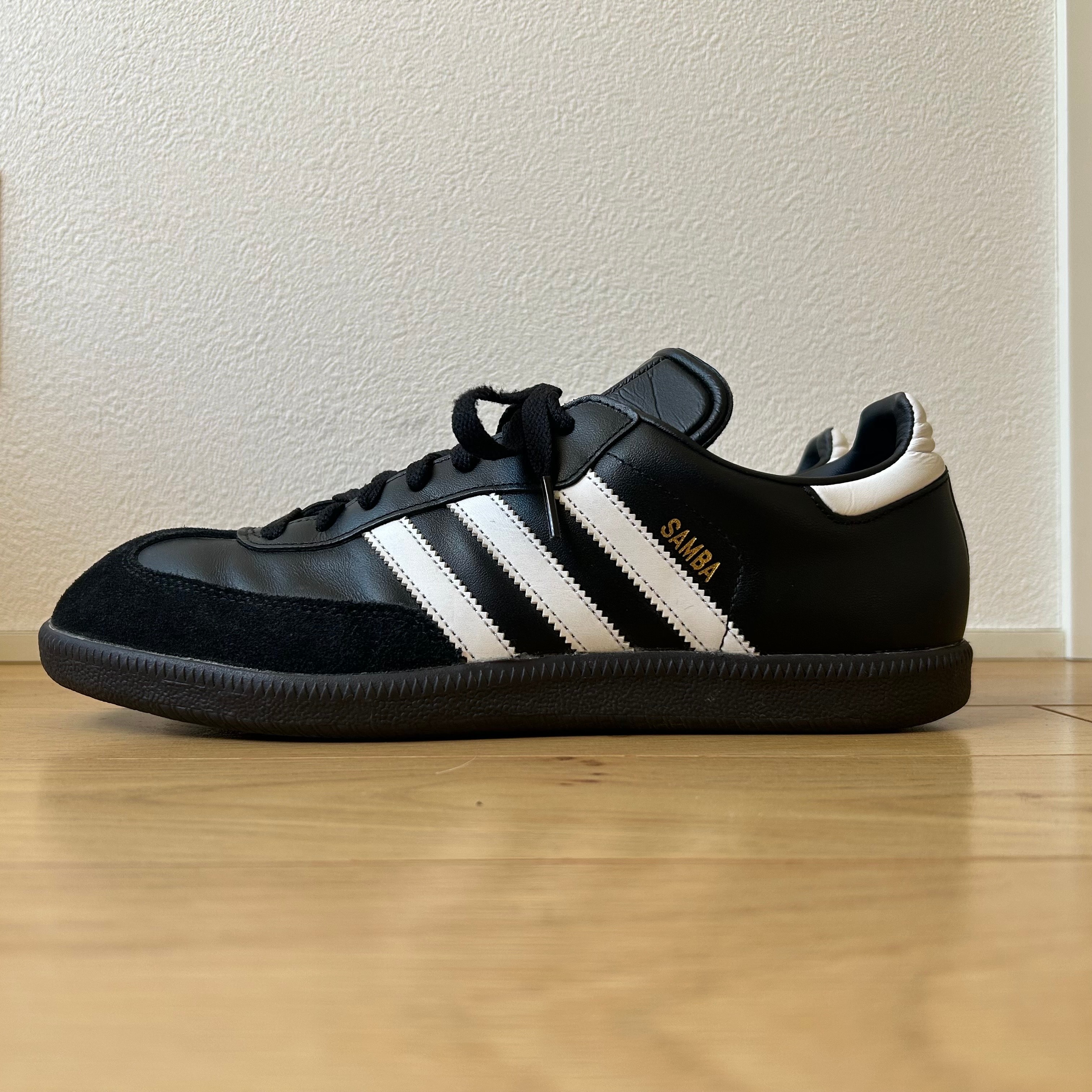 アディダス サンバ レザー "コアブラック"